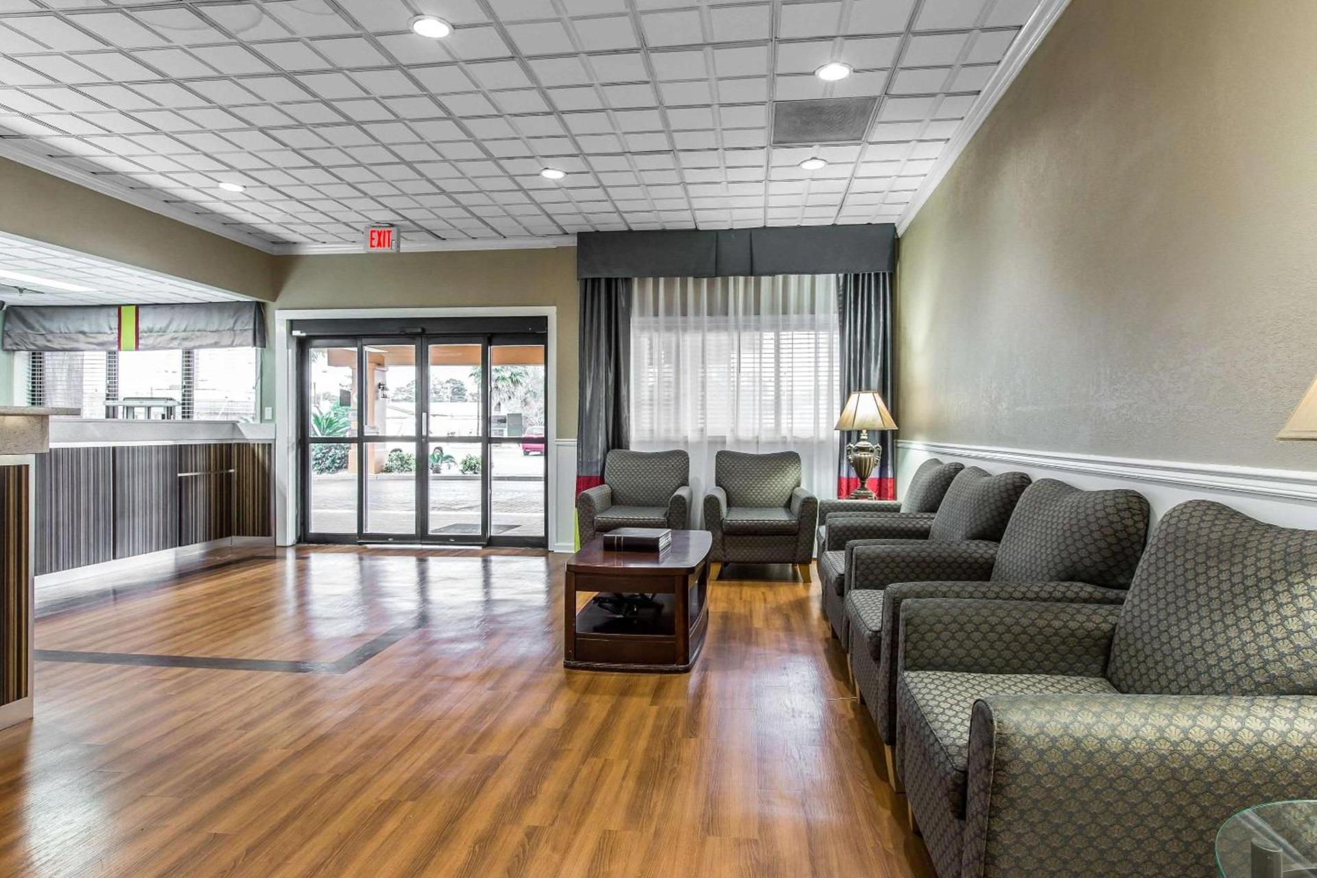 Quality Inn Savannah Midtown photo 15