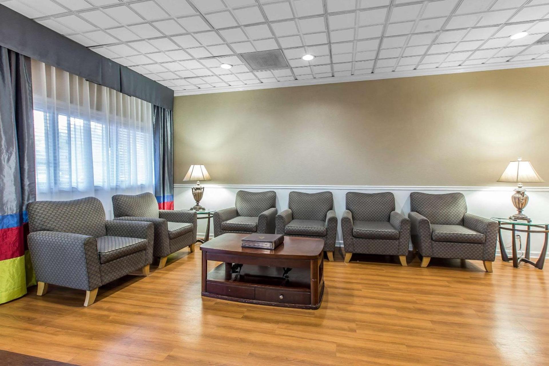 Quality Inn Savannah Midtown photo 13