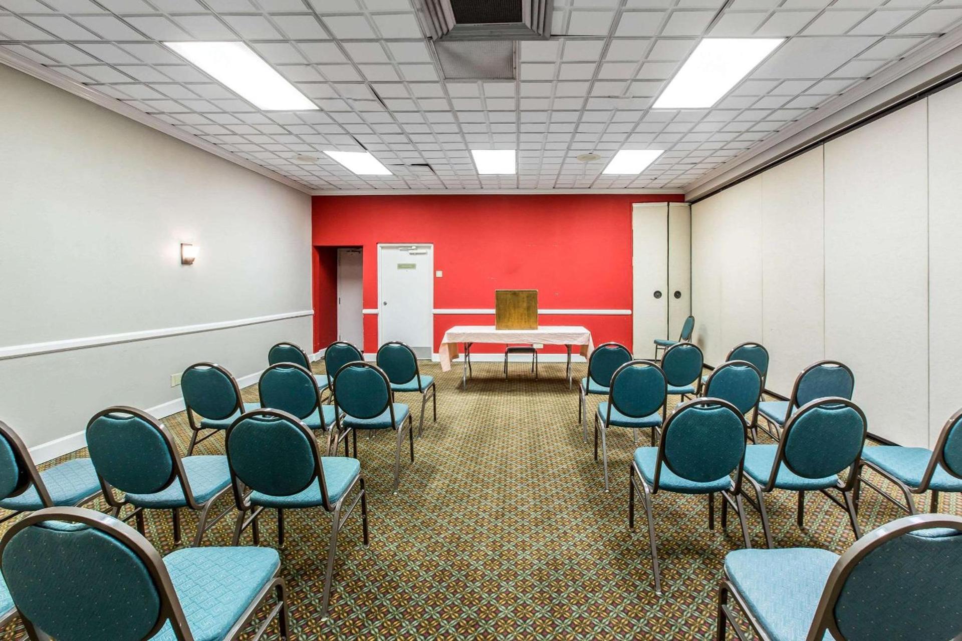 Quality Inn Savannah Midtown photo 12