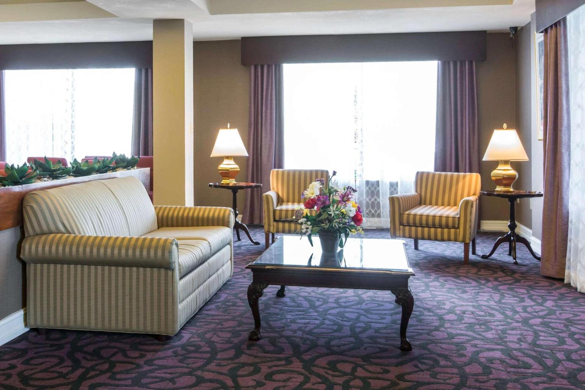 Royal Palms Inn photo 7