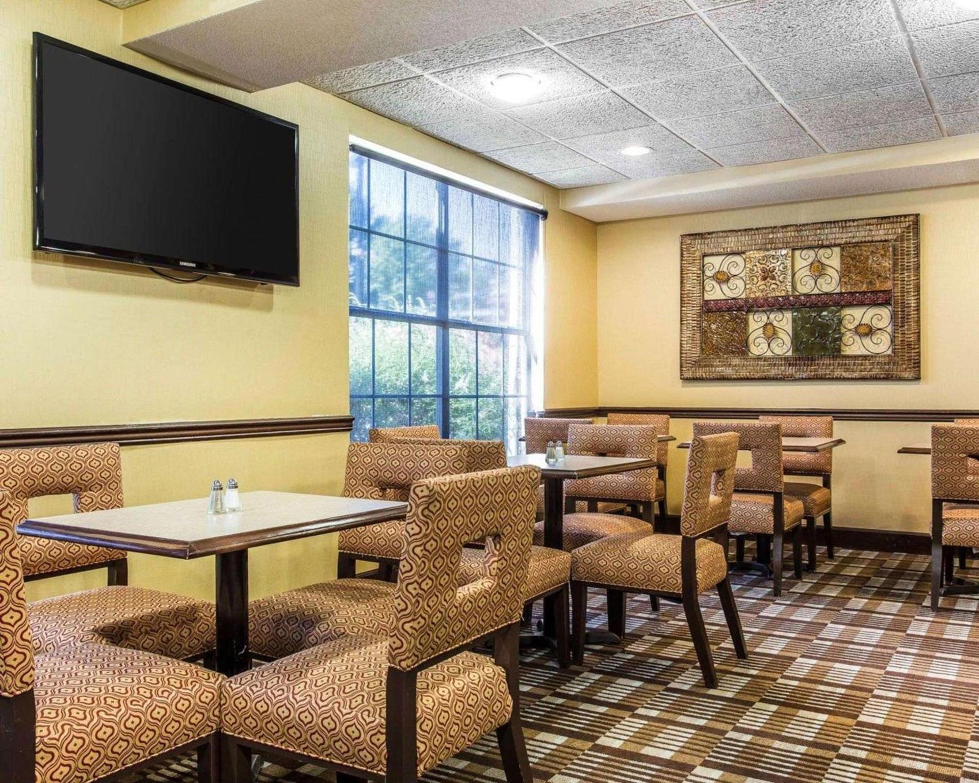 Comfort Inn & Suites Ballpark Area photo 15