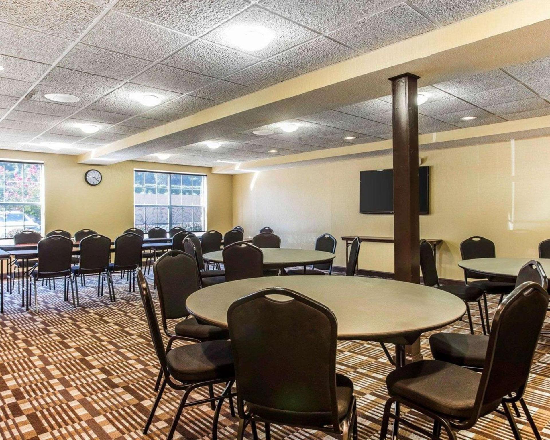Comfort Inn & Suites Ballpark Area photo 14
