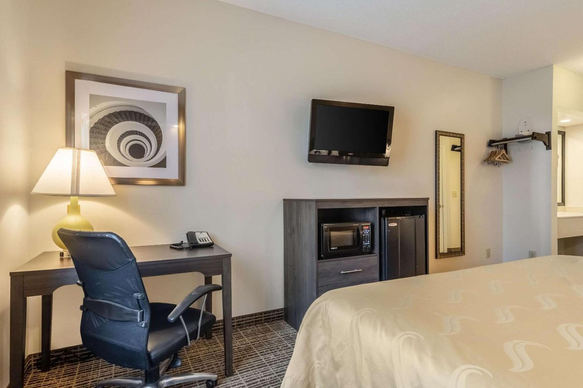 Quality Inn Rome South photo 25