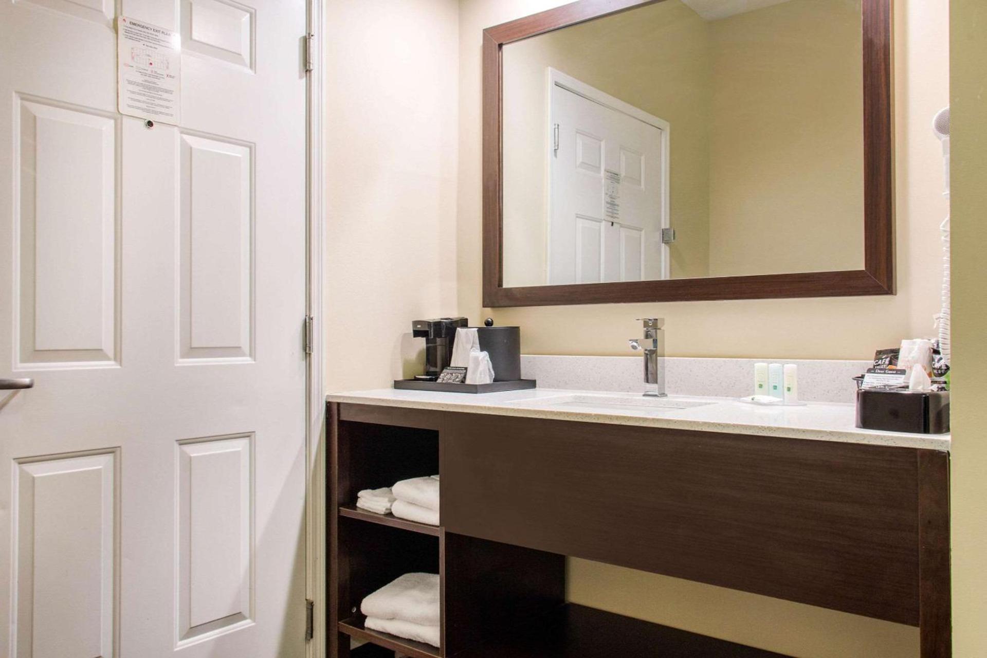 Quality Inn Pooler - Savannah I-95 photo 28