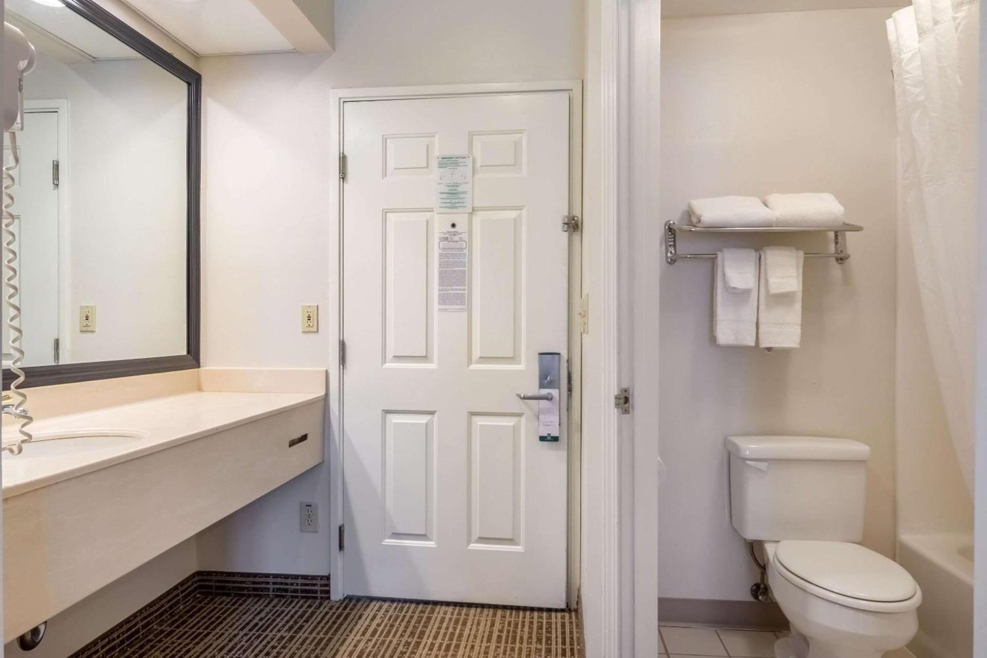Quality Inn Rome South photo 15