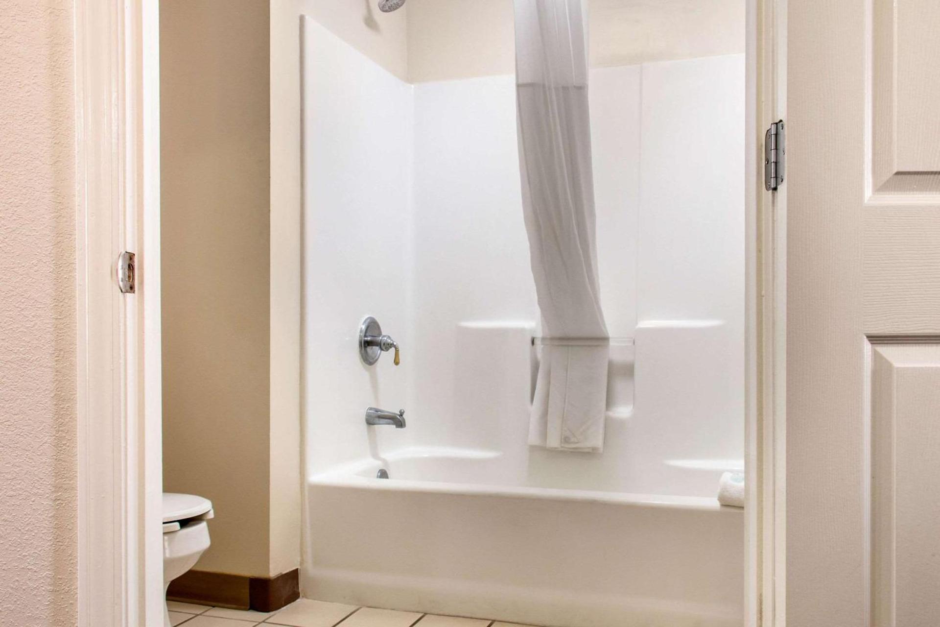Quality Inn Pooler - Savannah I-95 photo 27