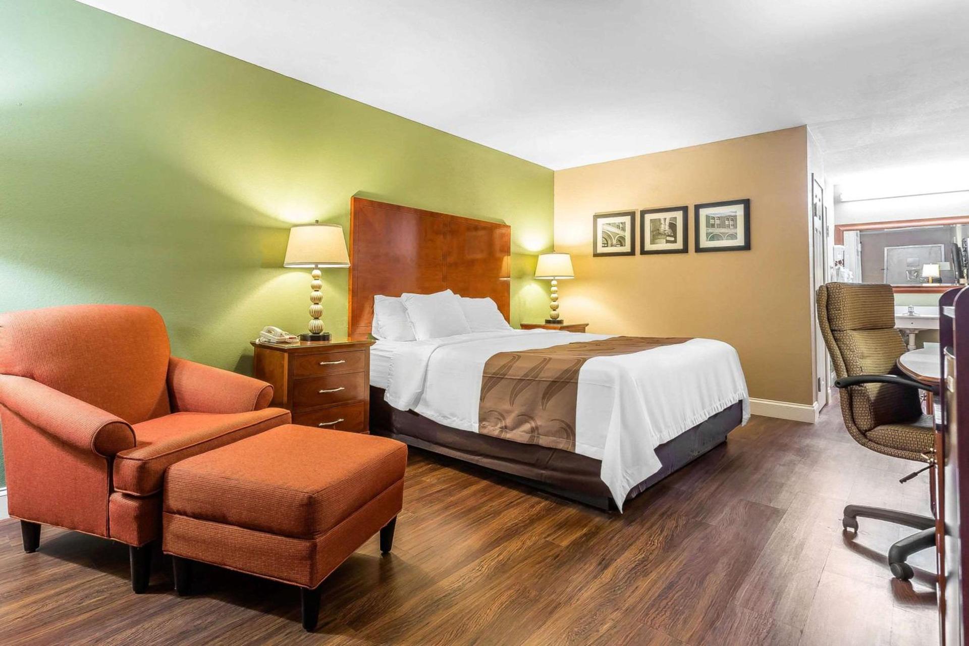 Quality Inn & Suites near Robins Air Force Base photo 8