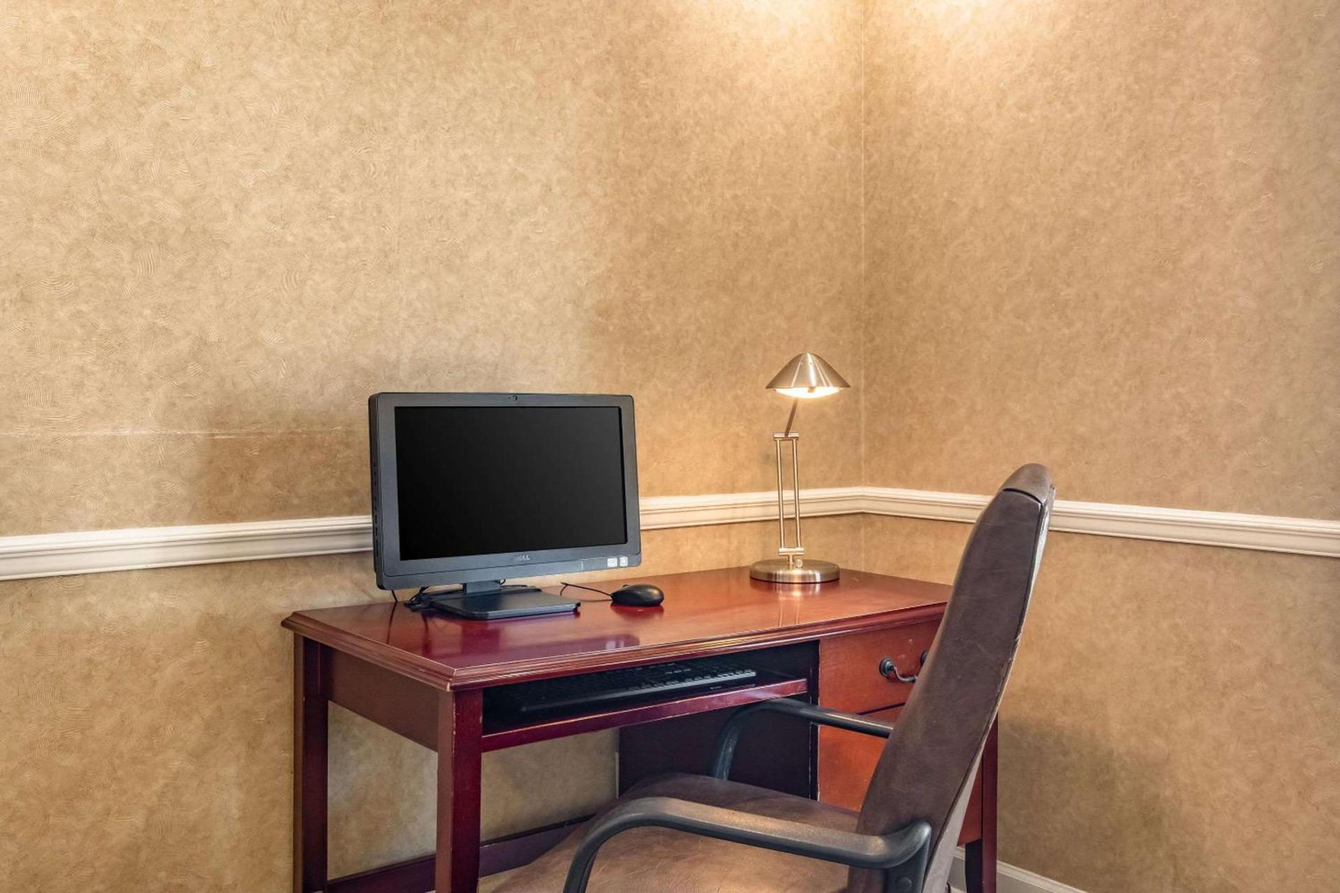 Quality Inn Rome South photo 5