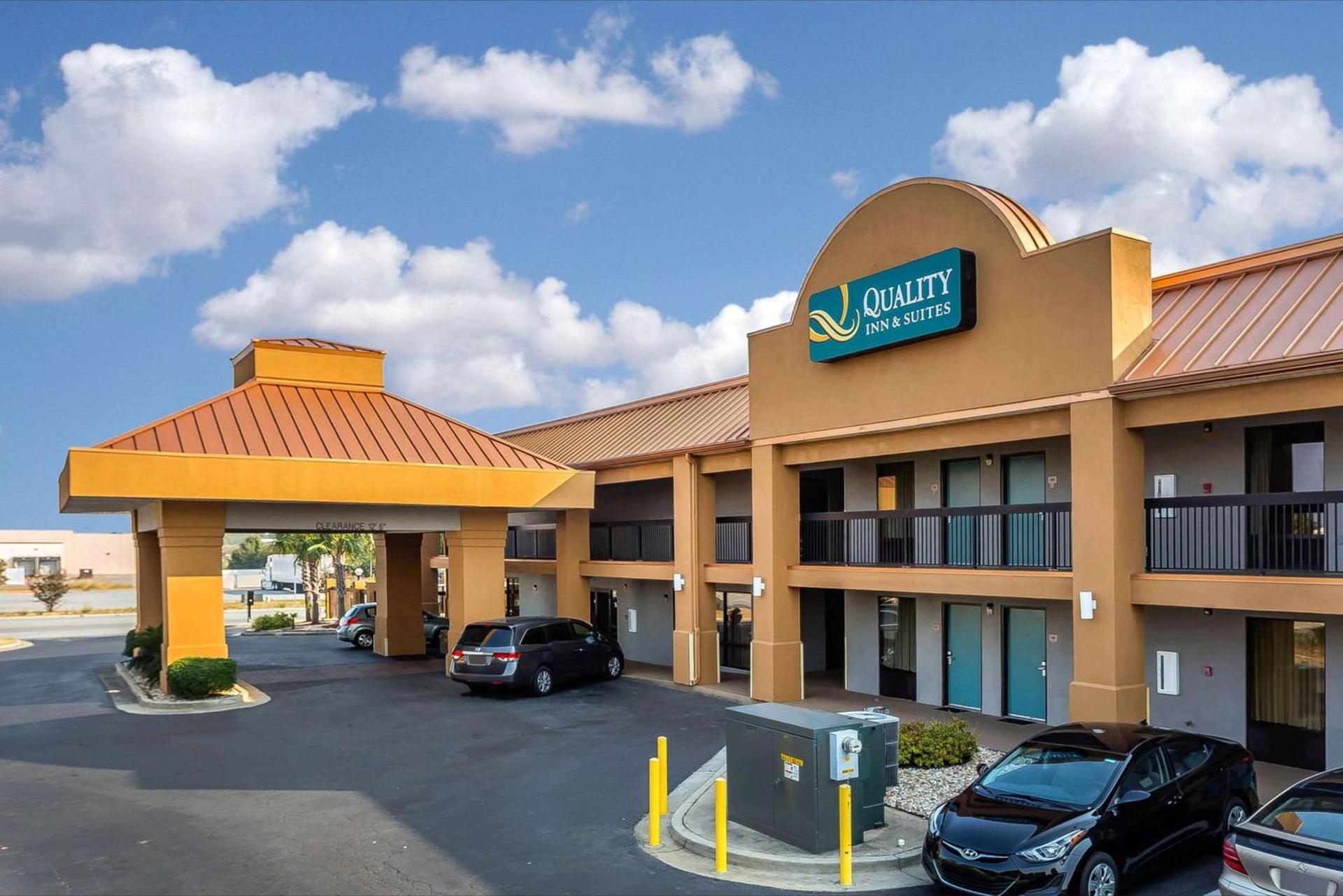 Quality Inn & Suites near Robins Air Force Base photo 11