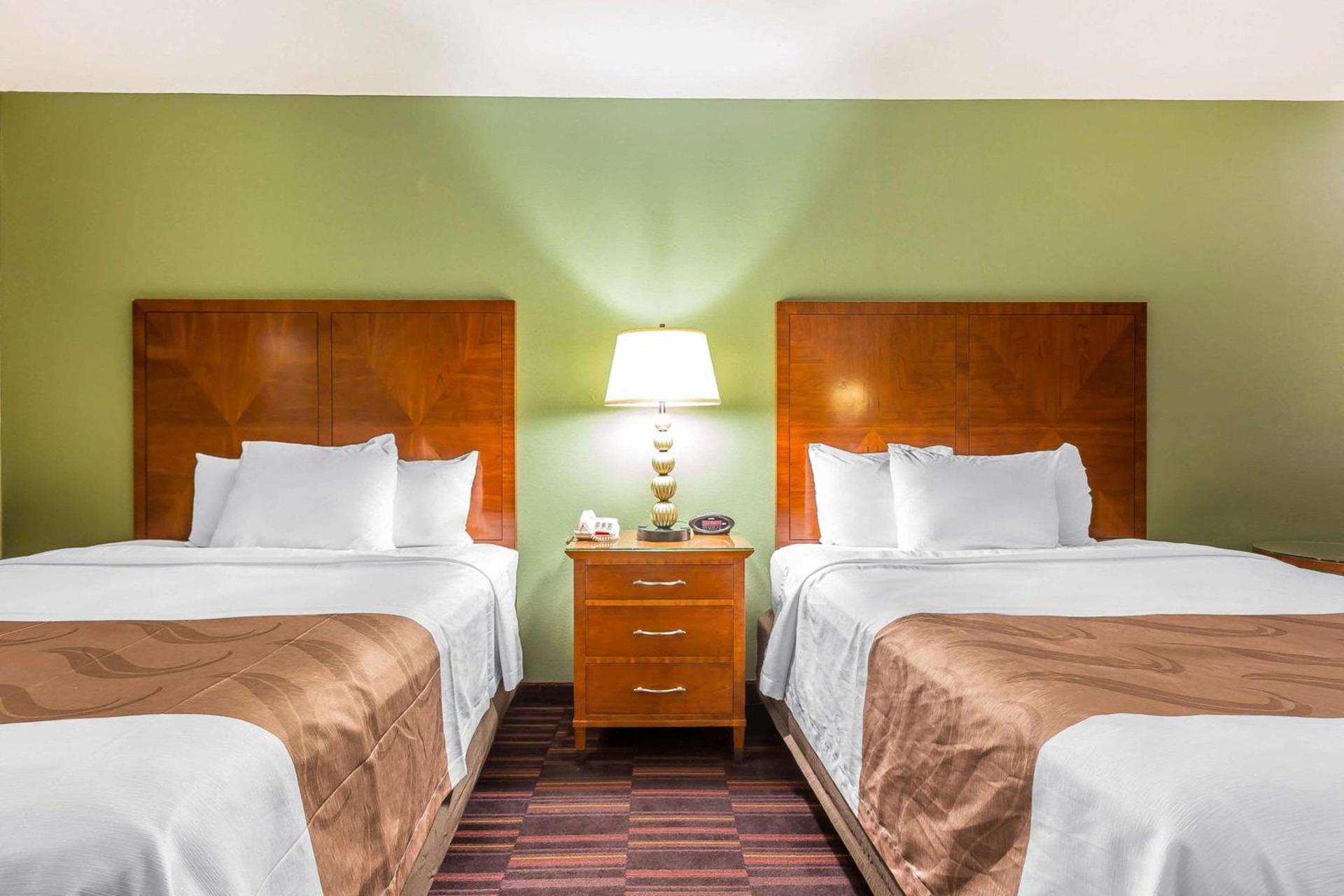 Quality Inn & Suites near Robins Air Force Base photo 12