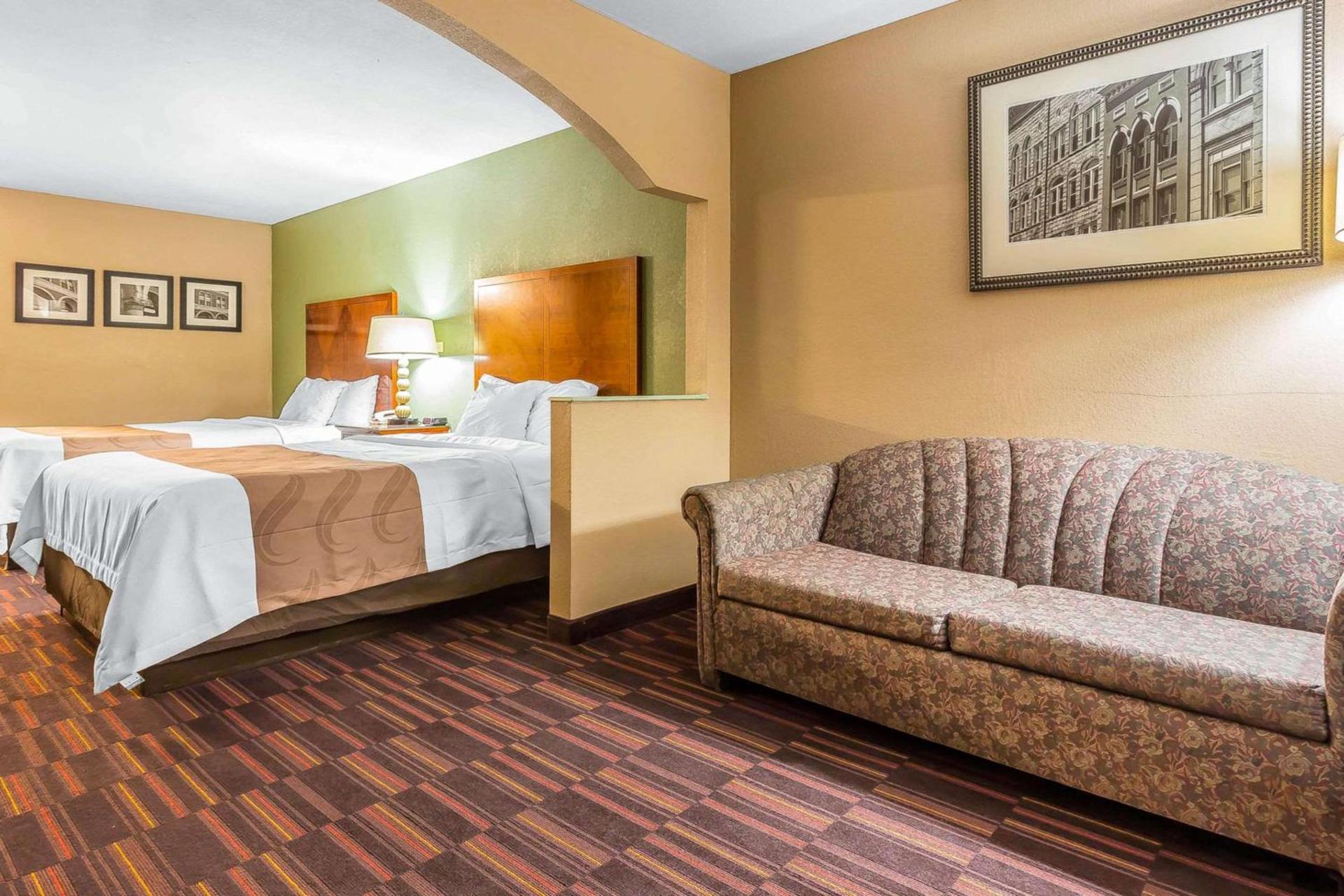 Quality Inn & Suites near Robins Air Force Base photo 15