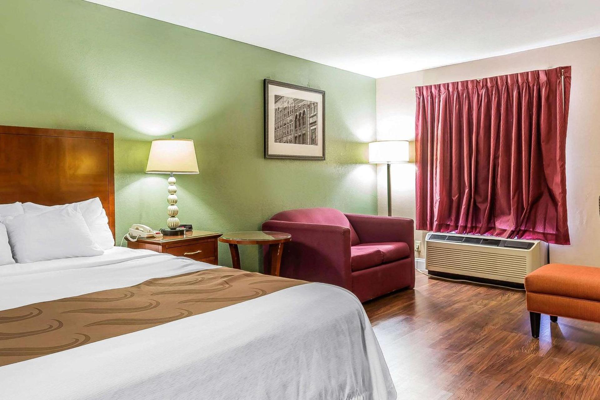 Quality Inn & Suites near Robins Air Force Base photo 17