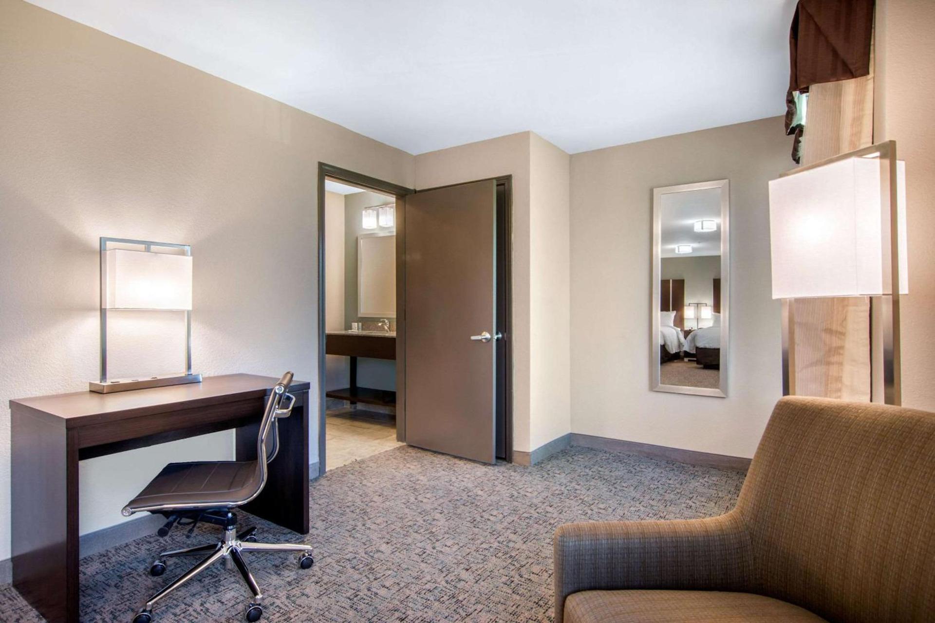 Clarion Inn & Suites Atlanta Downtown photo 32