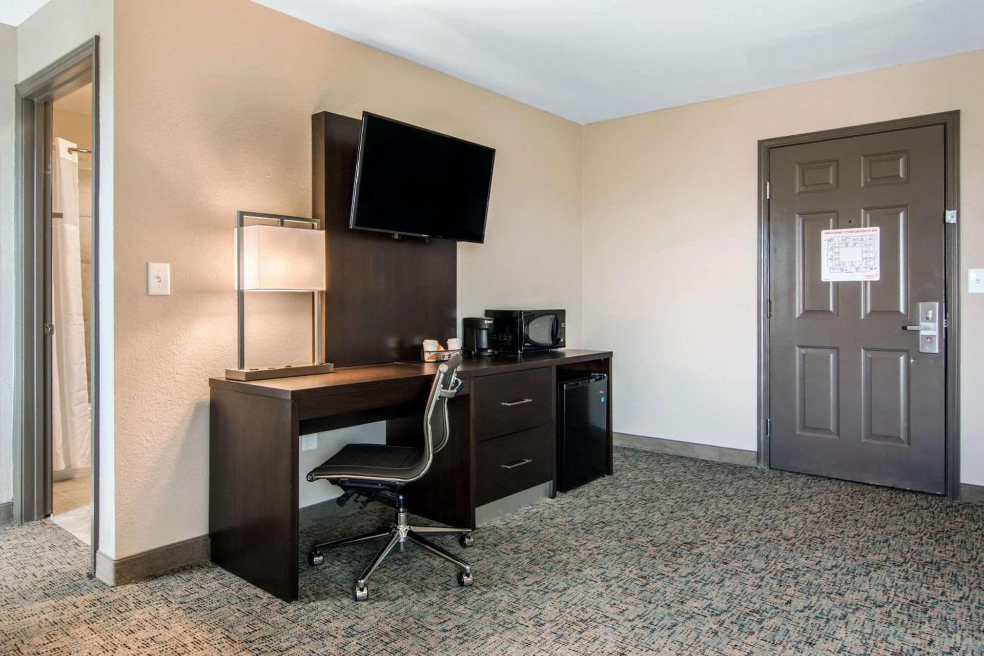 Clarion Inn & Suites Atlanta Downtown photo 27