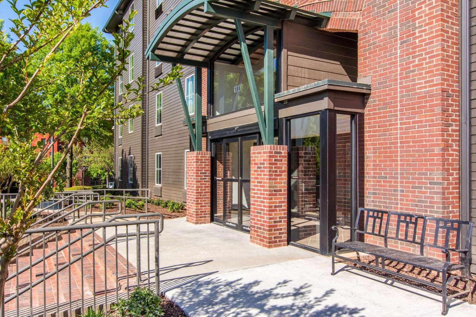 Clarion Inn & Suites Atlanta Downtown photo 25