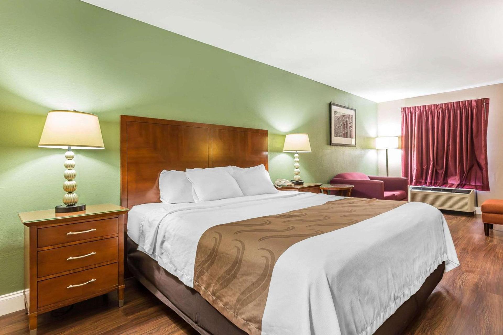 Quality Inn & Suites near Robins Air Force Base photo 22