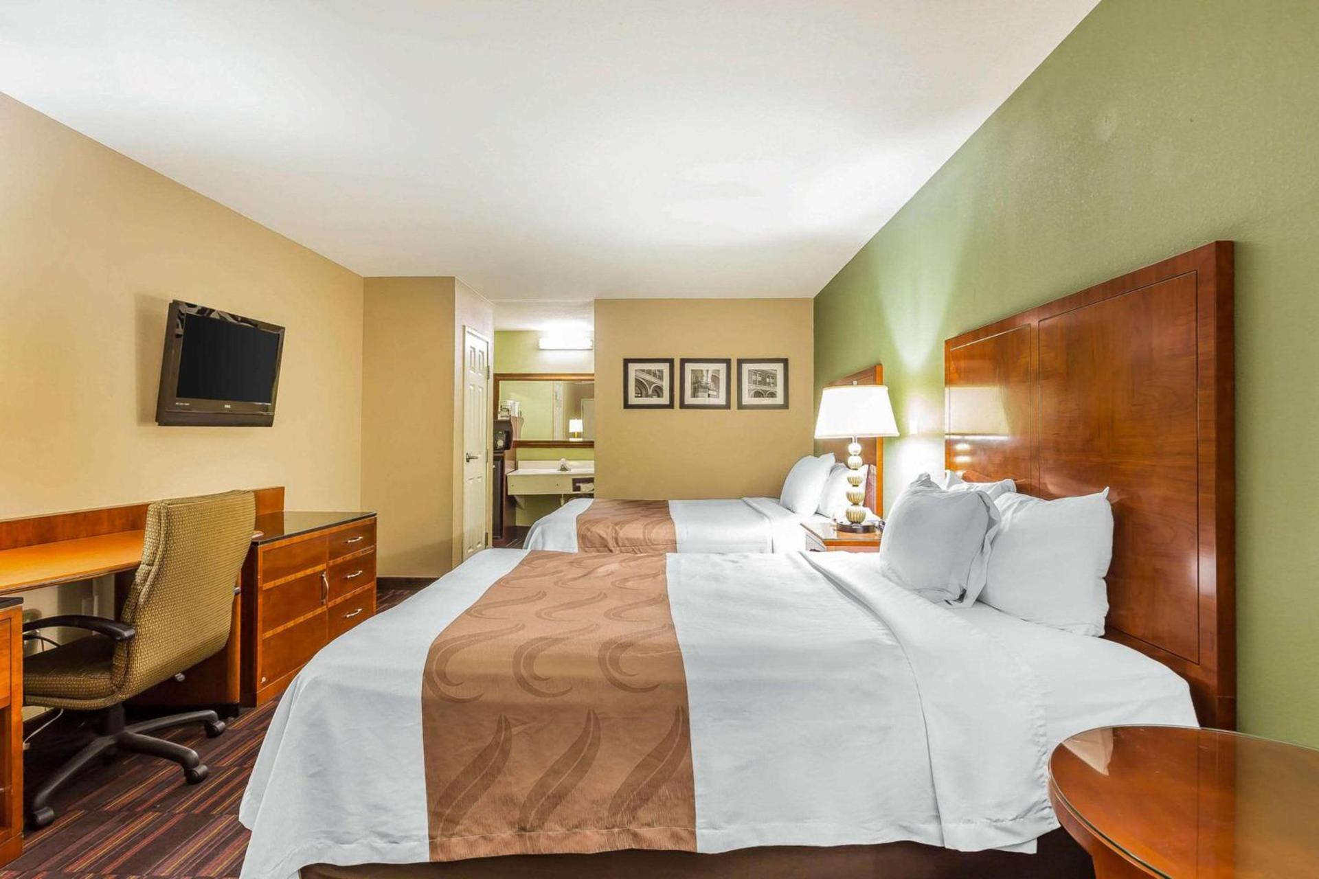Quality Inn & Suites near Robins Air Force Base photo 23