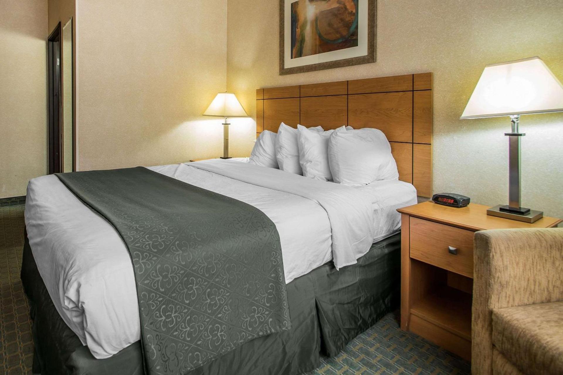 Quality Inn Dubuque on Hwy 20 photo 13