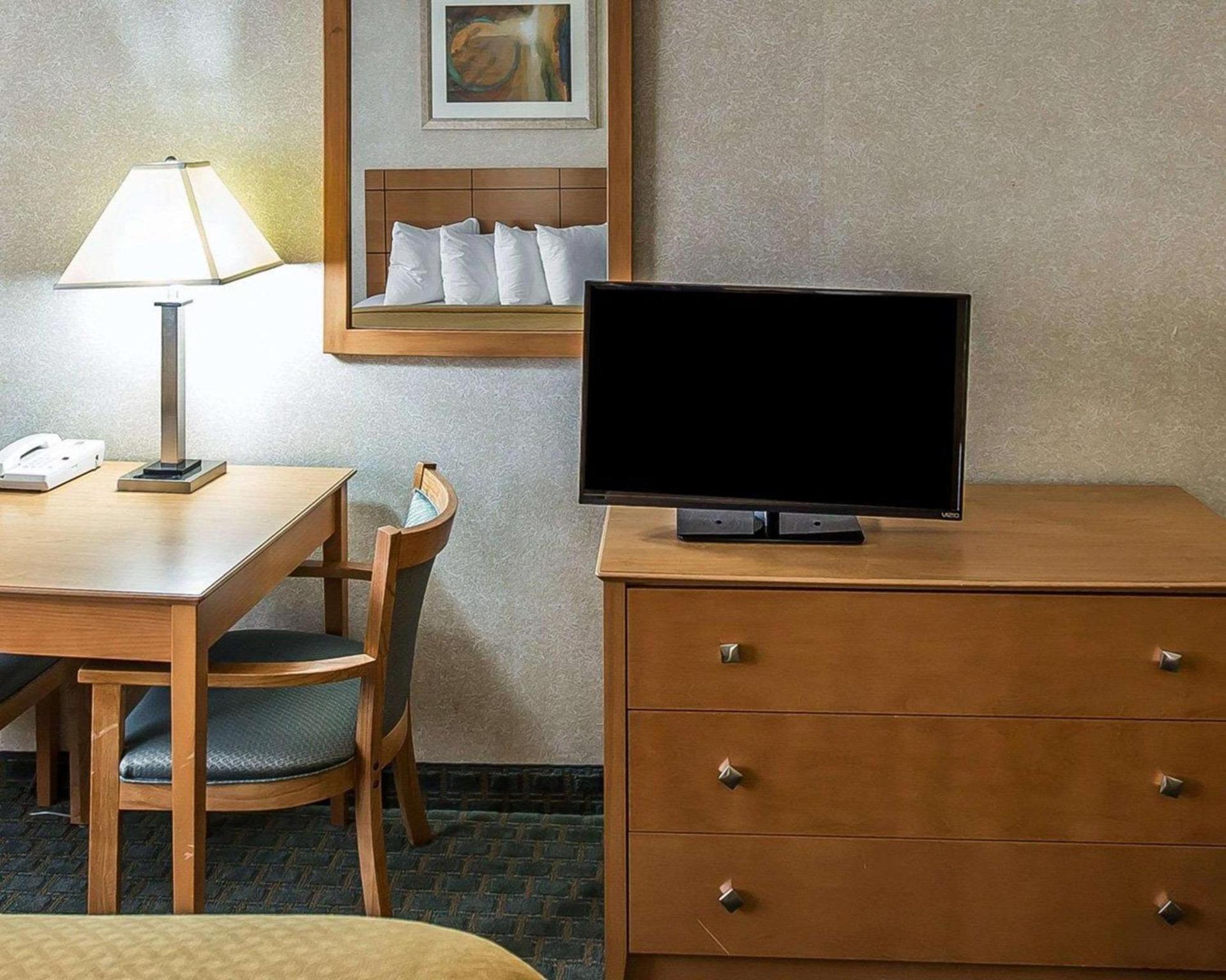 Quality Inn at Collins Road - Cedar Rapids photo 20