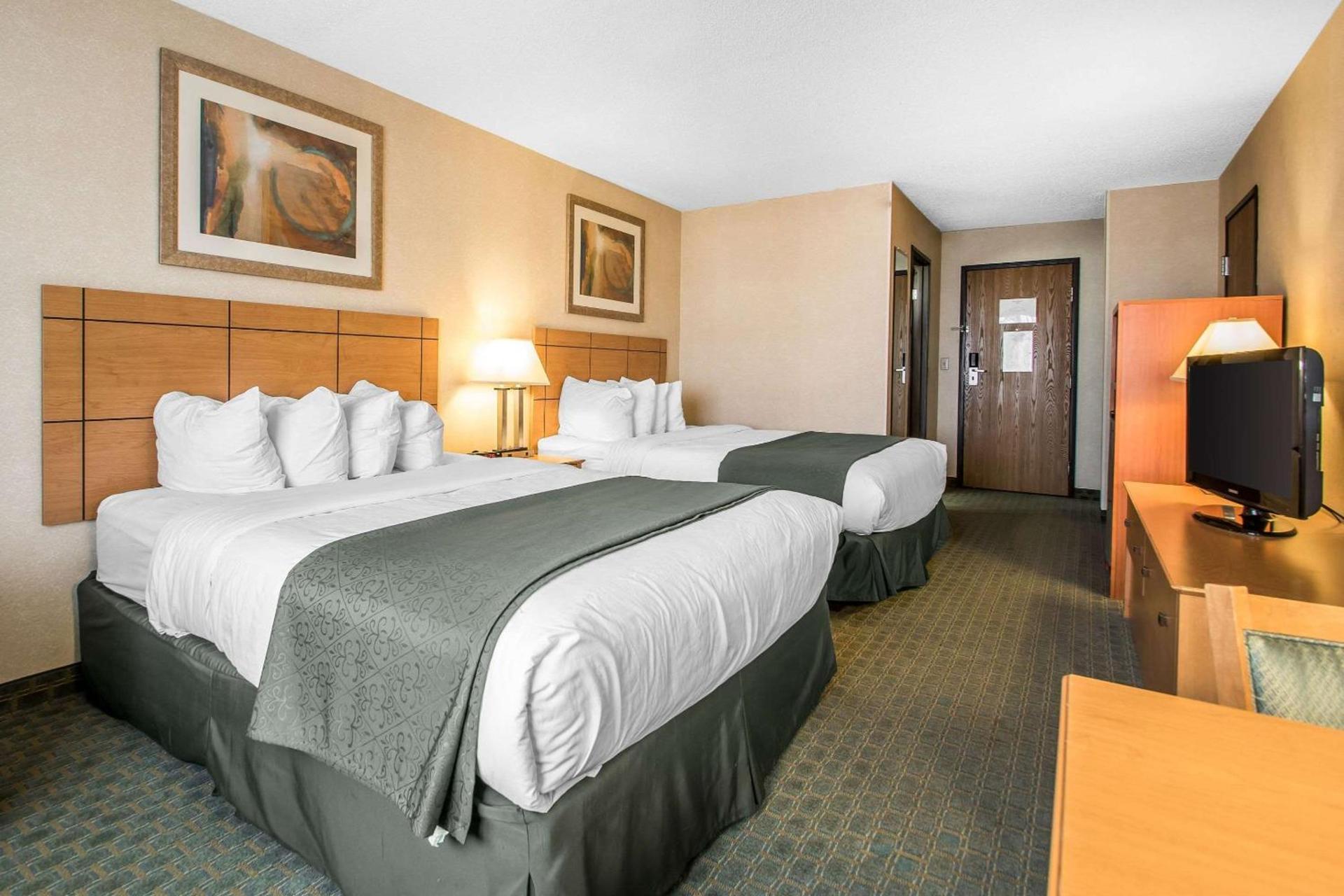 Quality Inn Dubuque on Hwy 20 photo 14