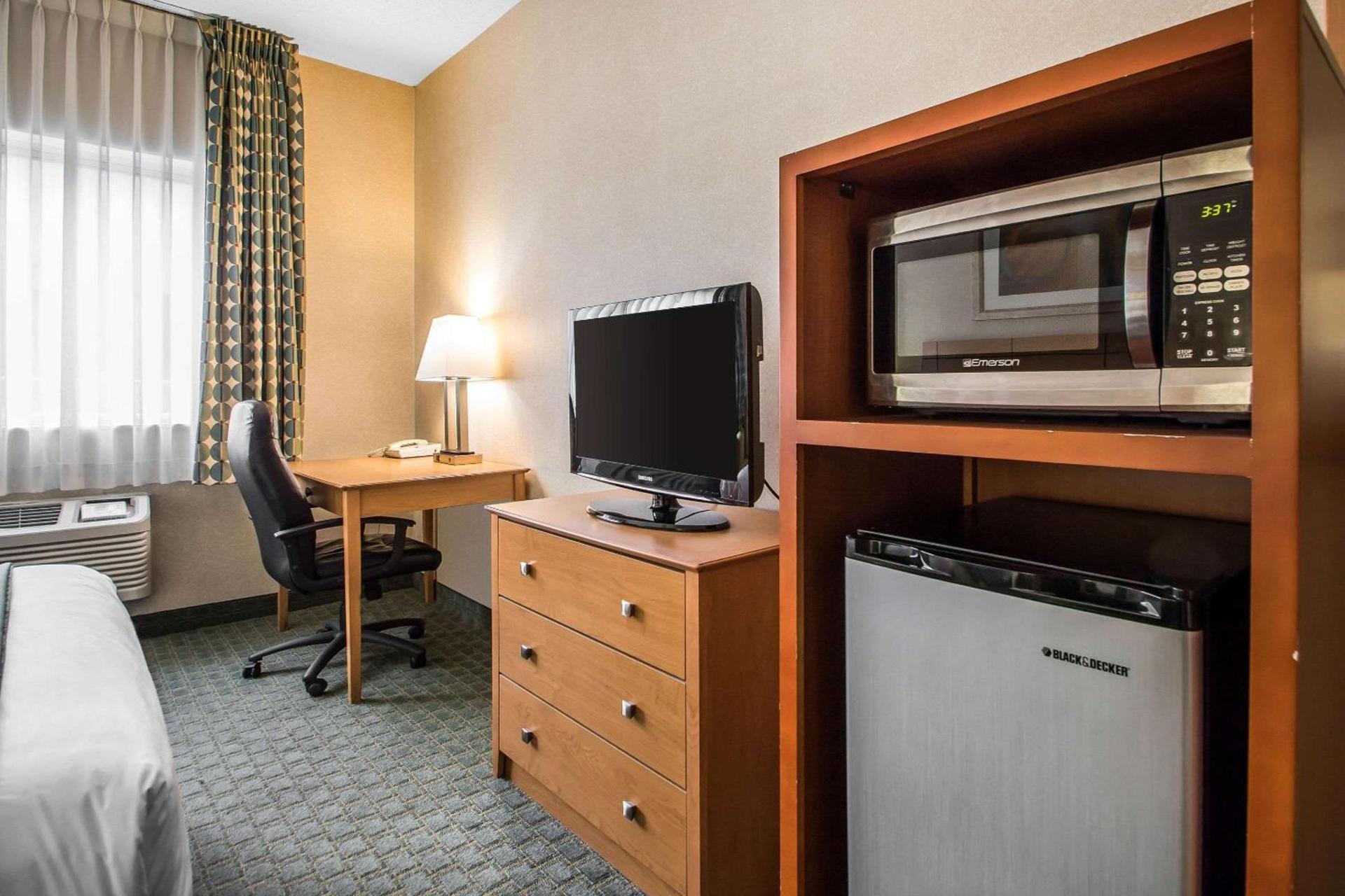 Quality Inn Dubuque on Hwy 20 photo 15