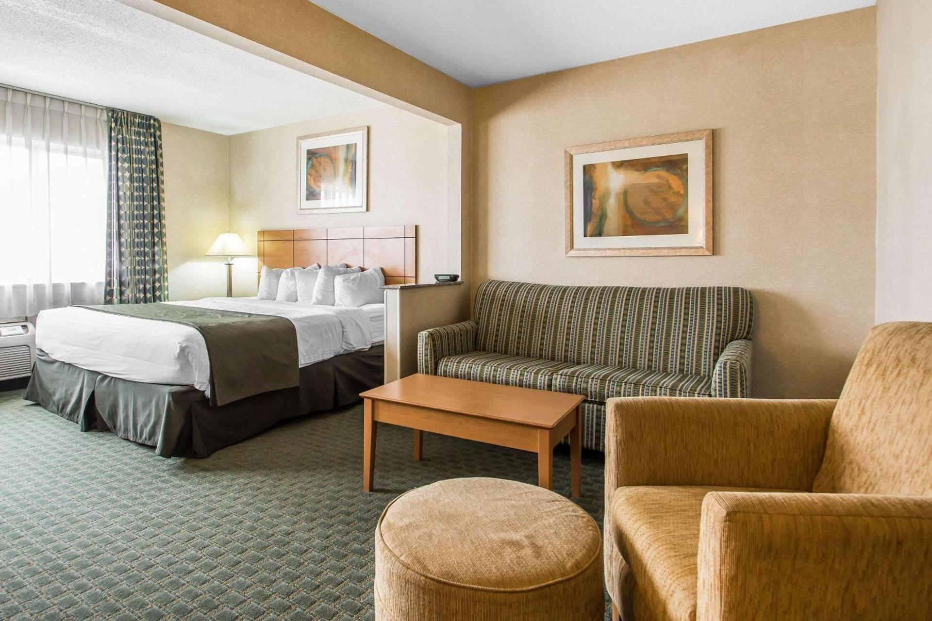 Quality Inn Dubuque on Hwy 20 photo 22