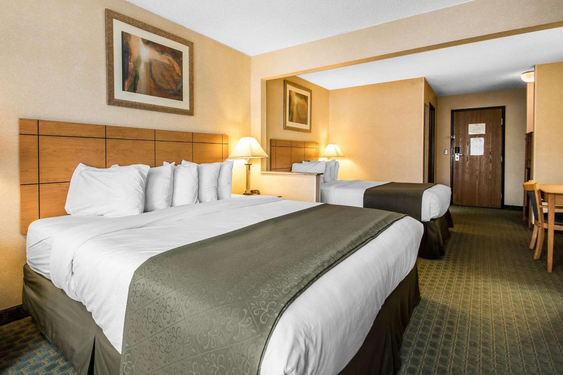 Quality Inn Dubuque on Hwy 20 photo 7
