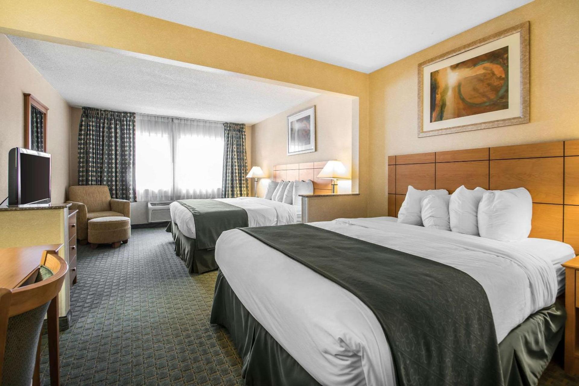 Quality Inn Dubuque on Hwy 20 photo 10