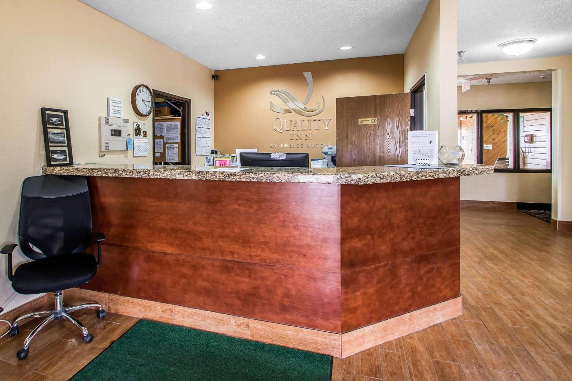 Quality Inn Dubuque on Hwy 20 photo 5