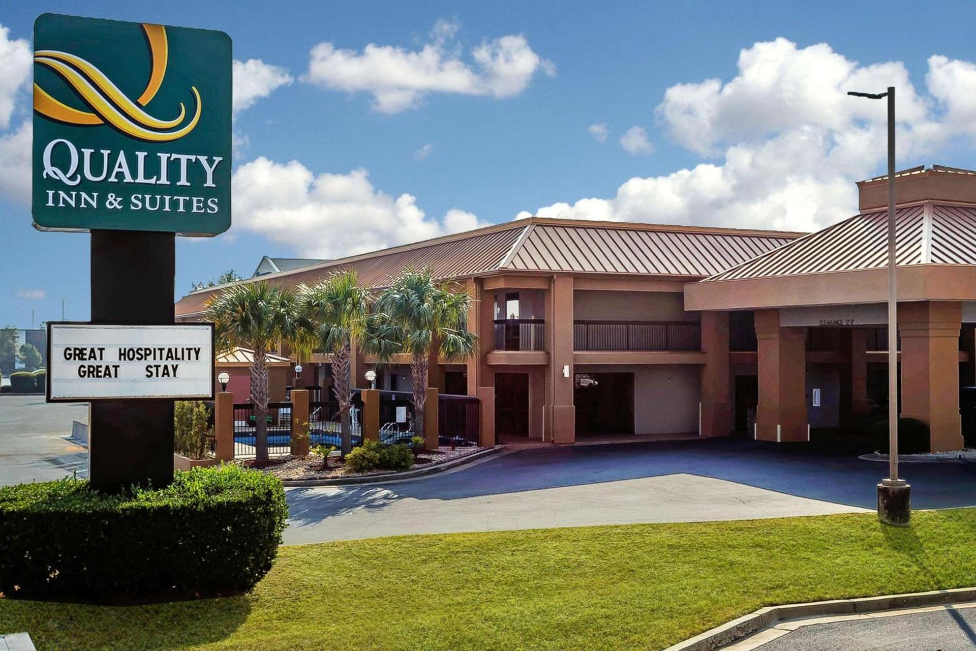 Quality Inn & Suites near Robins Air Force Base photo 1
