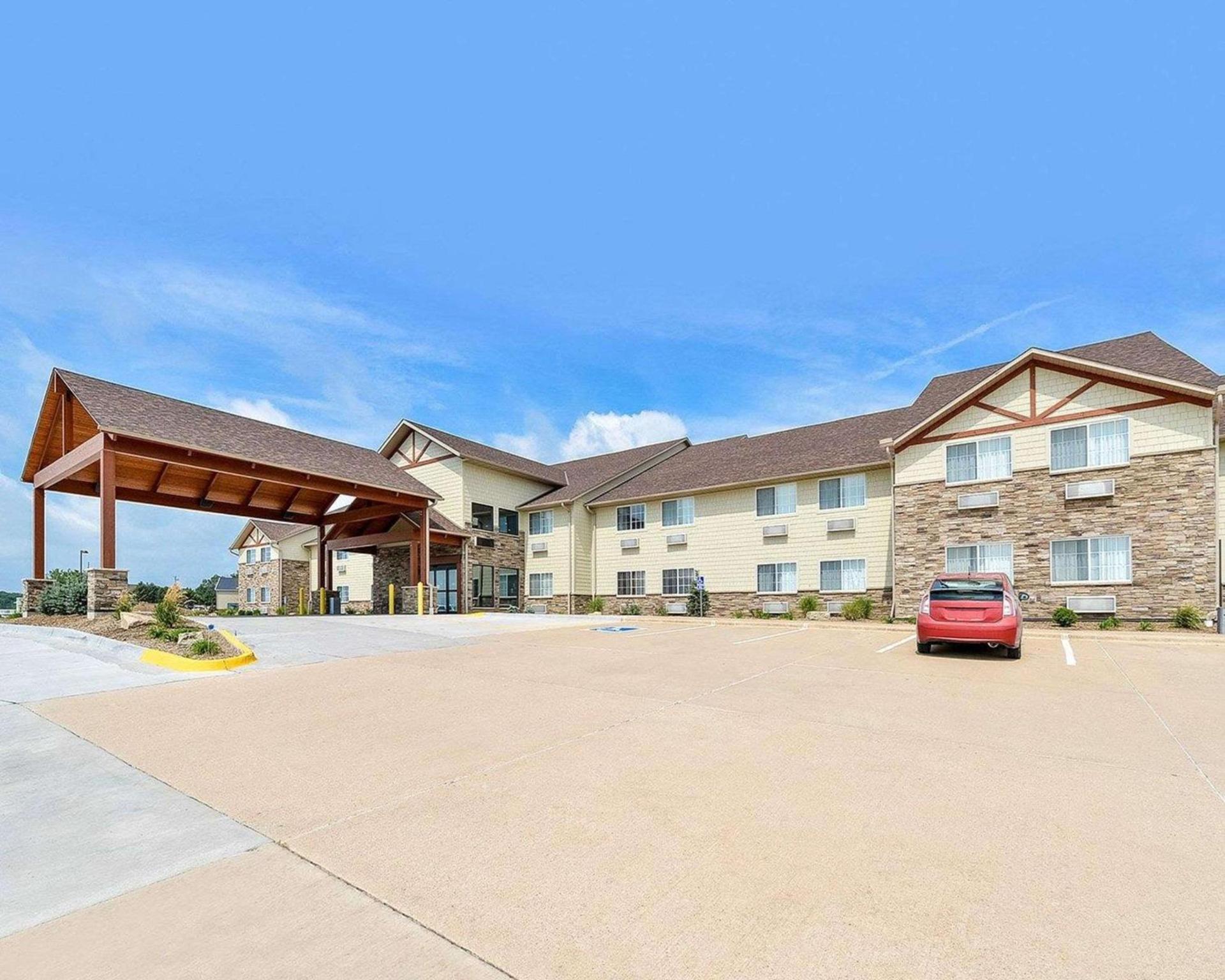 Comfort Inn & Suites Riverview near Davenport and I-80 photo 3