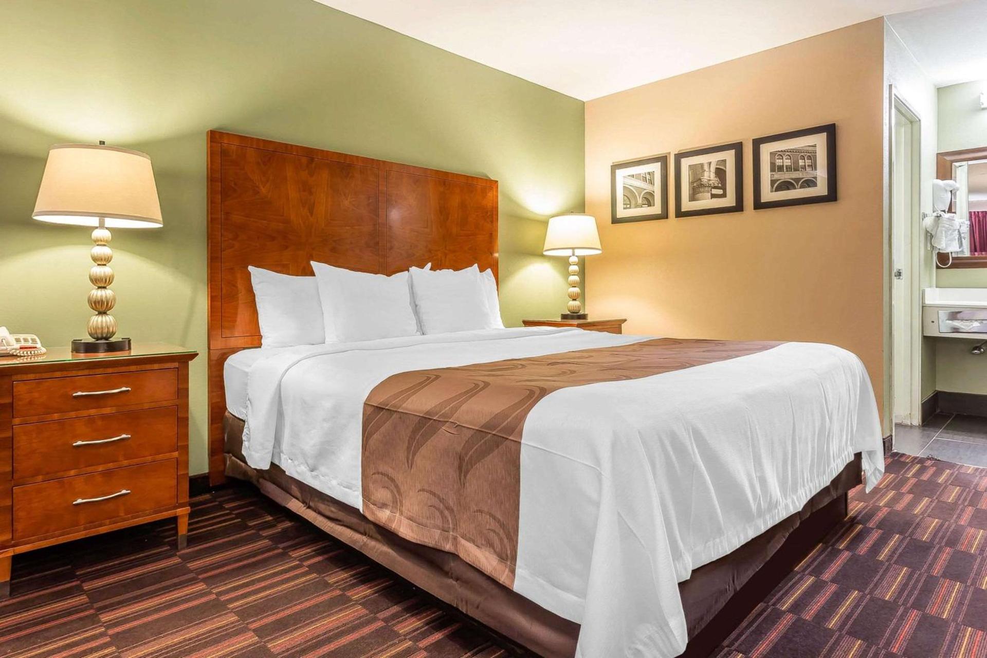 Quality Inn & Suites near Robins Air Force Base photo 25
