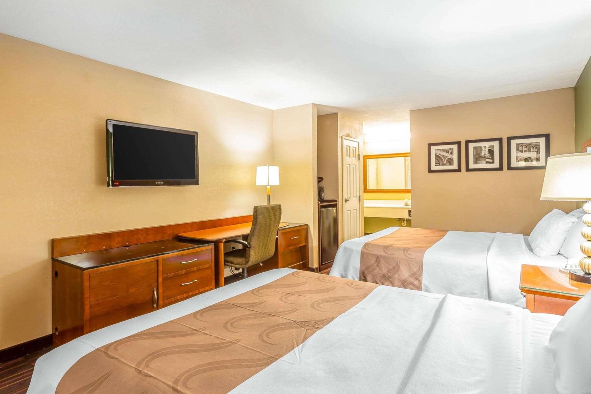 Quality Inn & Suites near Robins Air Force Base photo 26