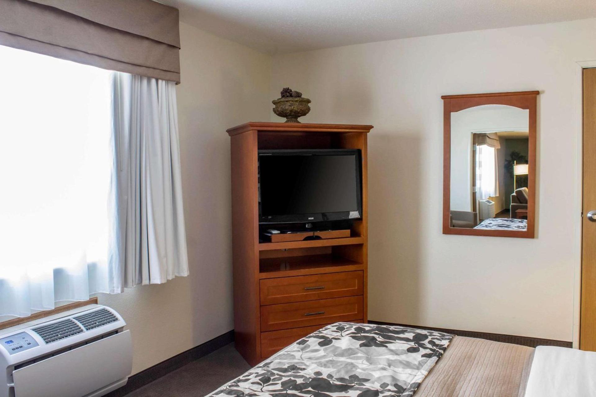 Sleep Inn & Suites Charles City photo 21