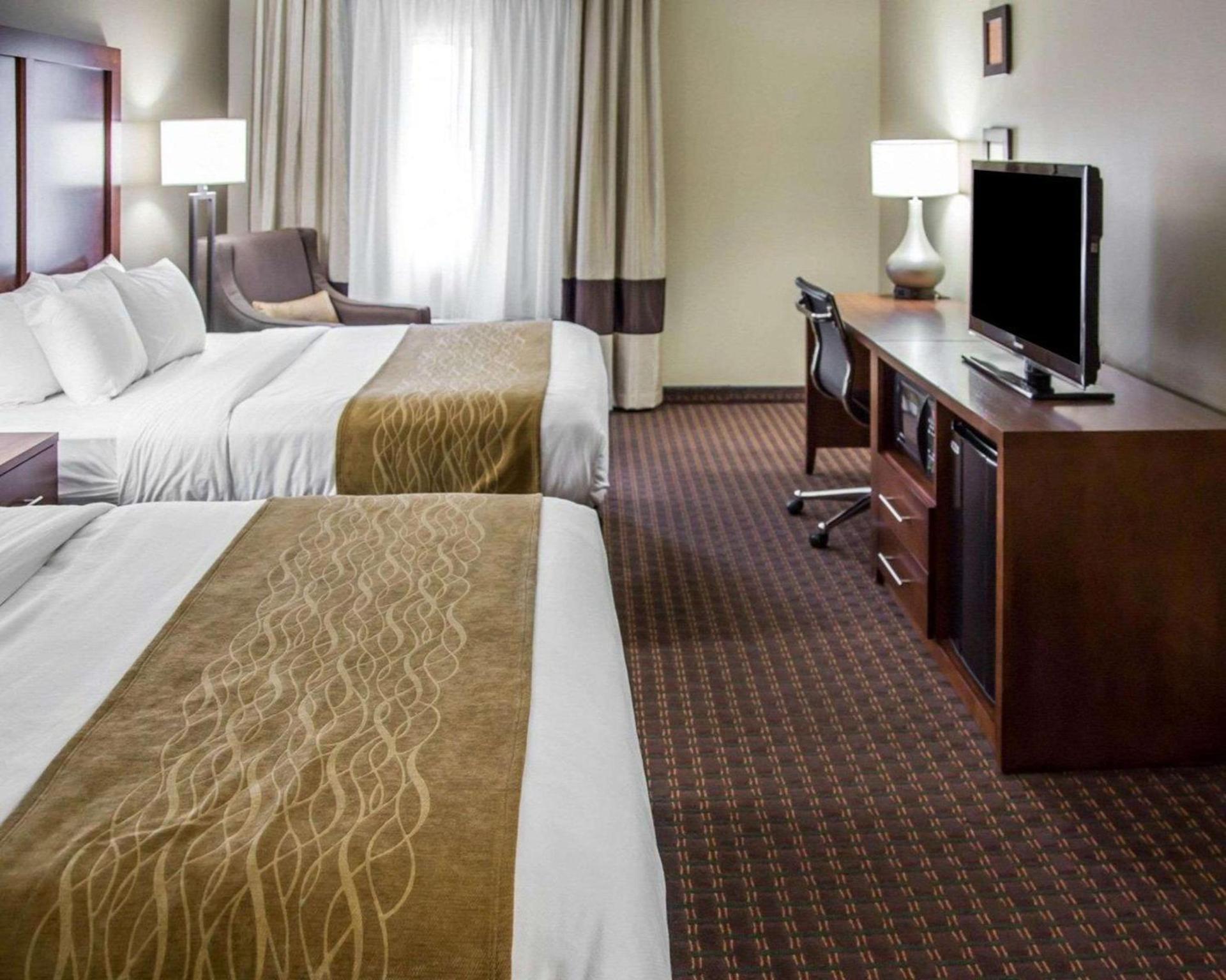 Comfort Inn & Suites Riverview near Davenport and I-80 photo 9