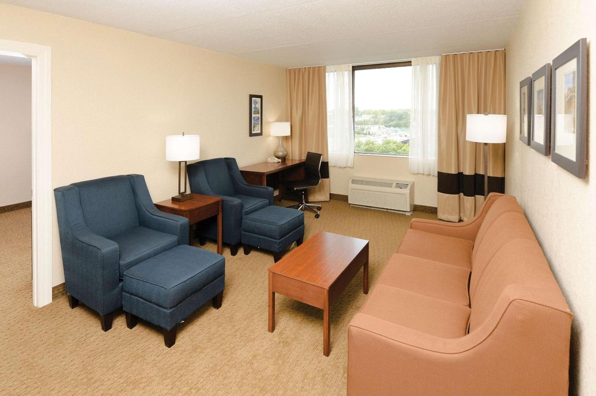 Comfort Inn & Suites Event Center photo 7
