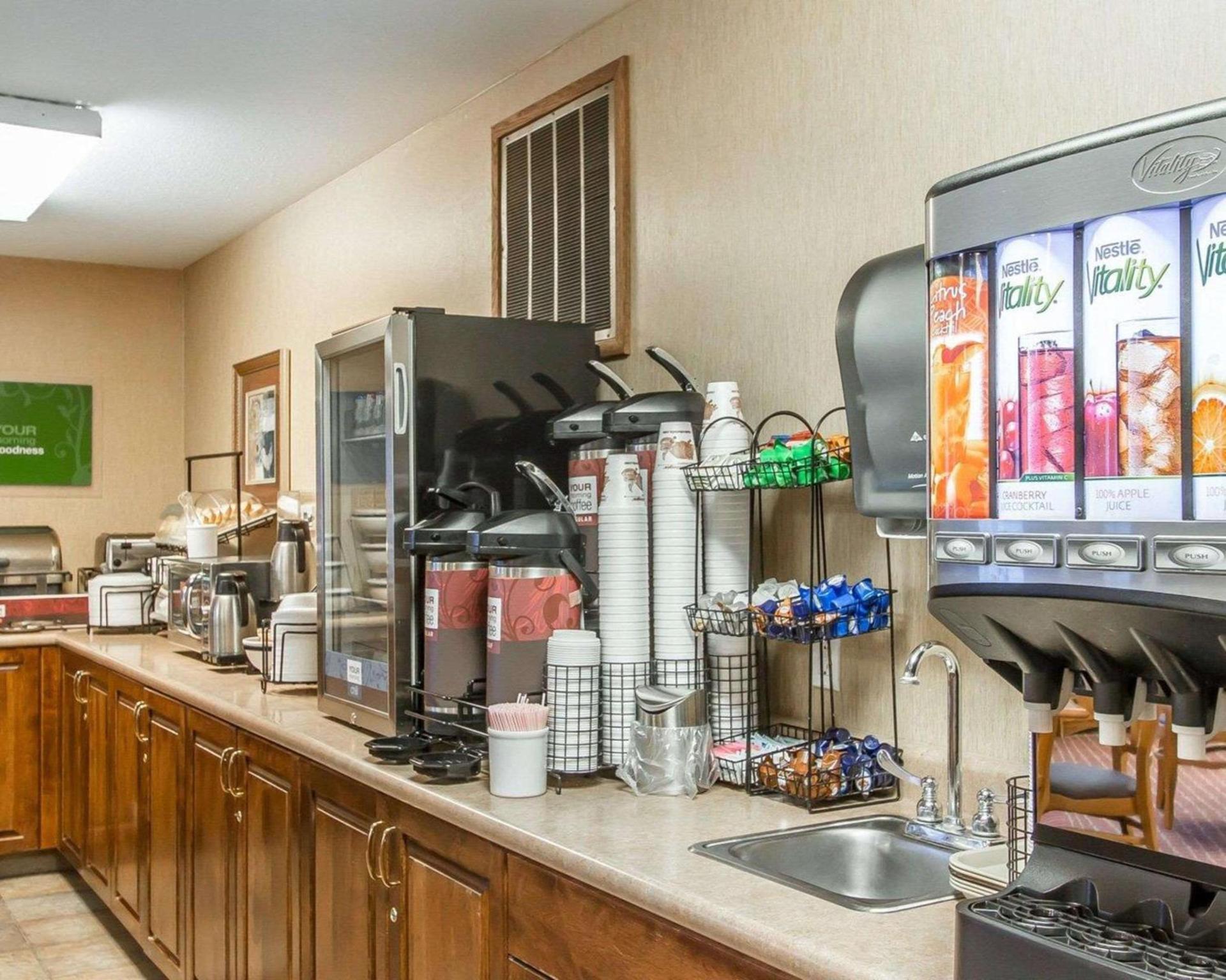 Quality Inn & Suites Fort Madison near Hwy 61 photo 12