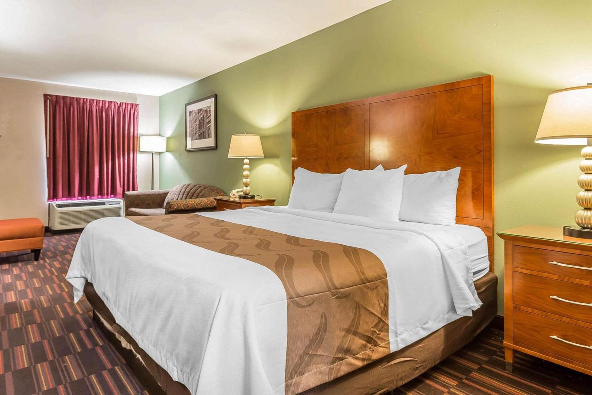 Quality Inn & Suites near Robins Air Force Base photo 31