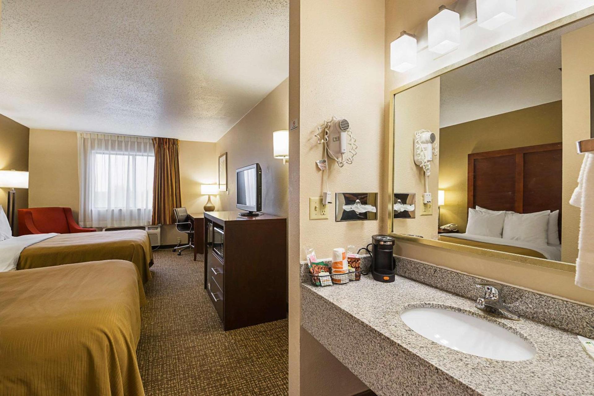 Quality Inn Waverly photo 23