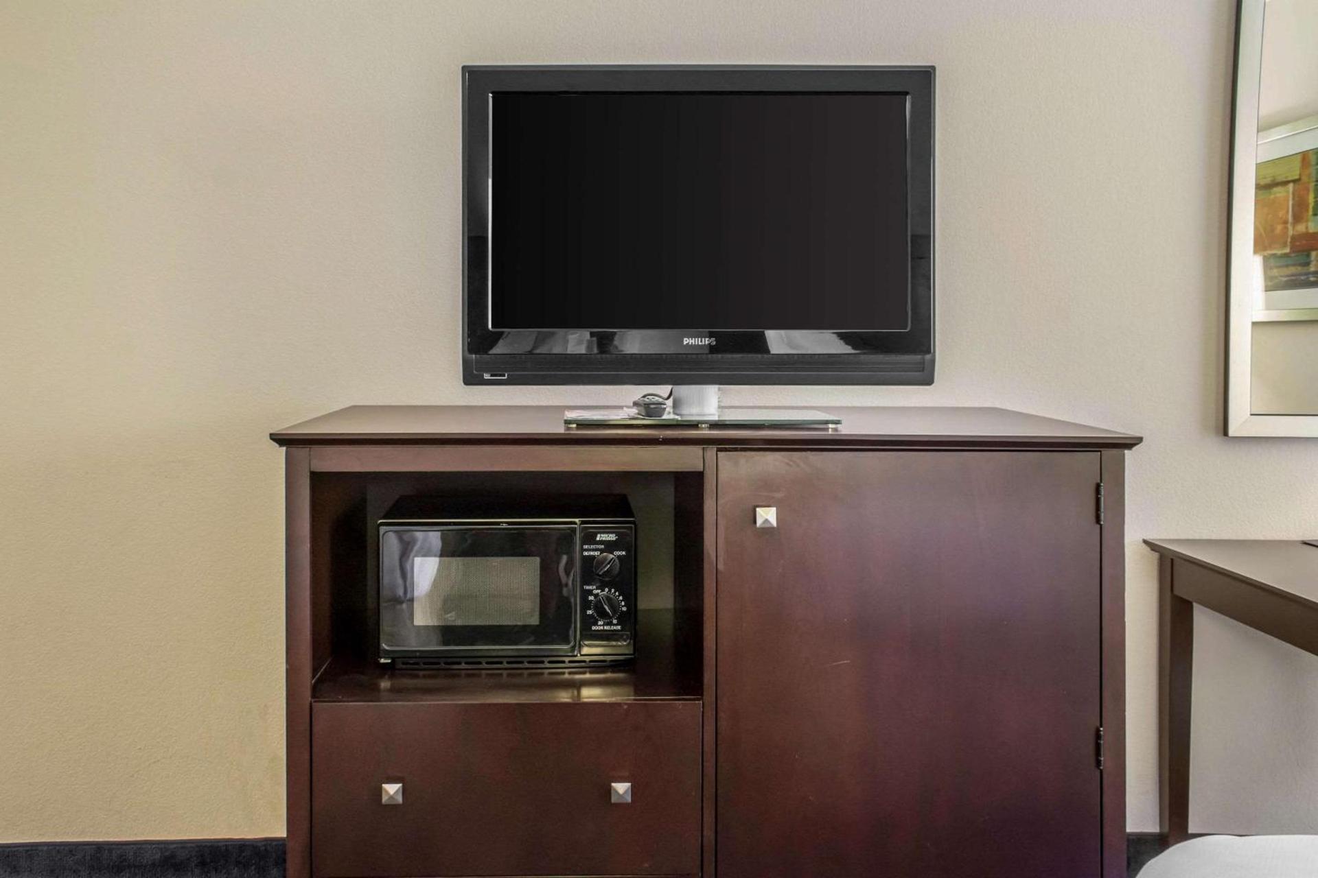 Econo Lodge Ankeny - Des Moines photo 6