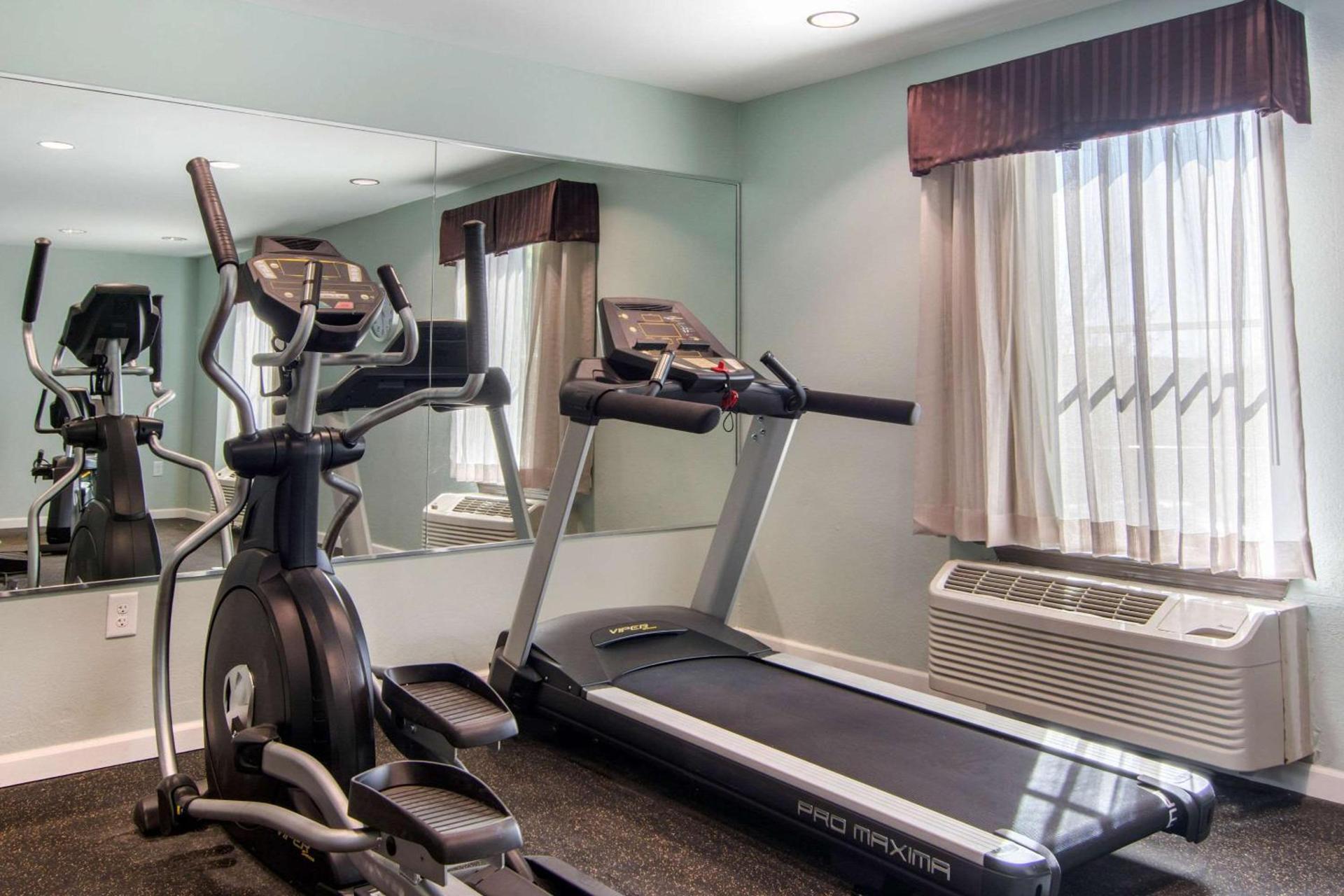 Clarion Inn & Suites Atlanta Downtown photo 12