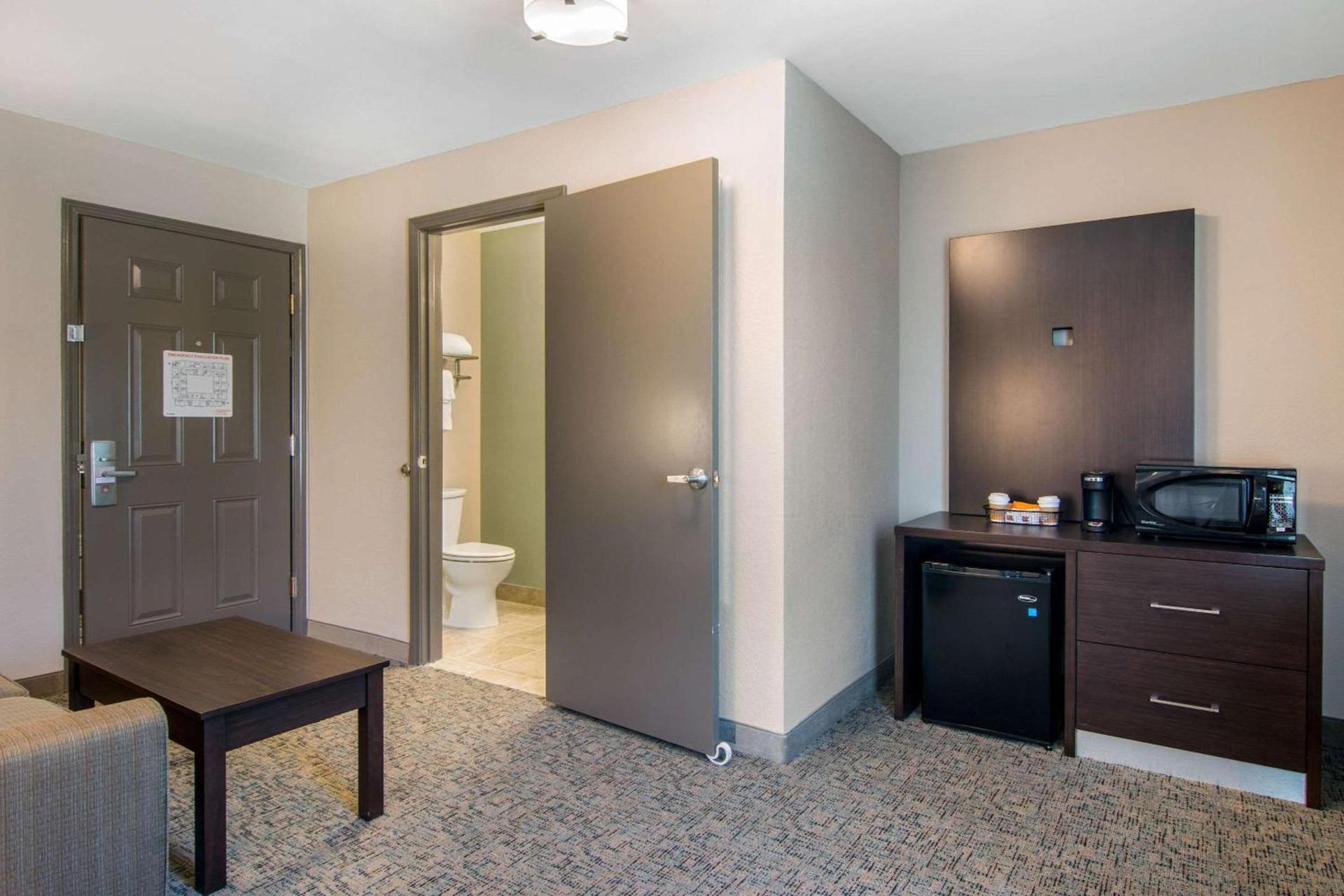 Clarion Inn & Suites Atlanta Downtown photo 14