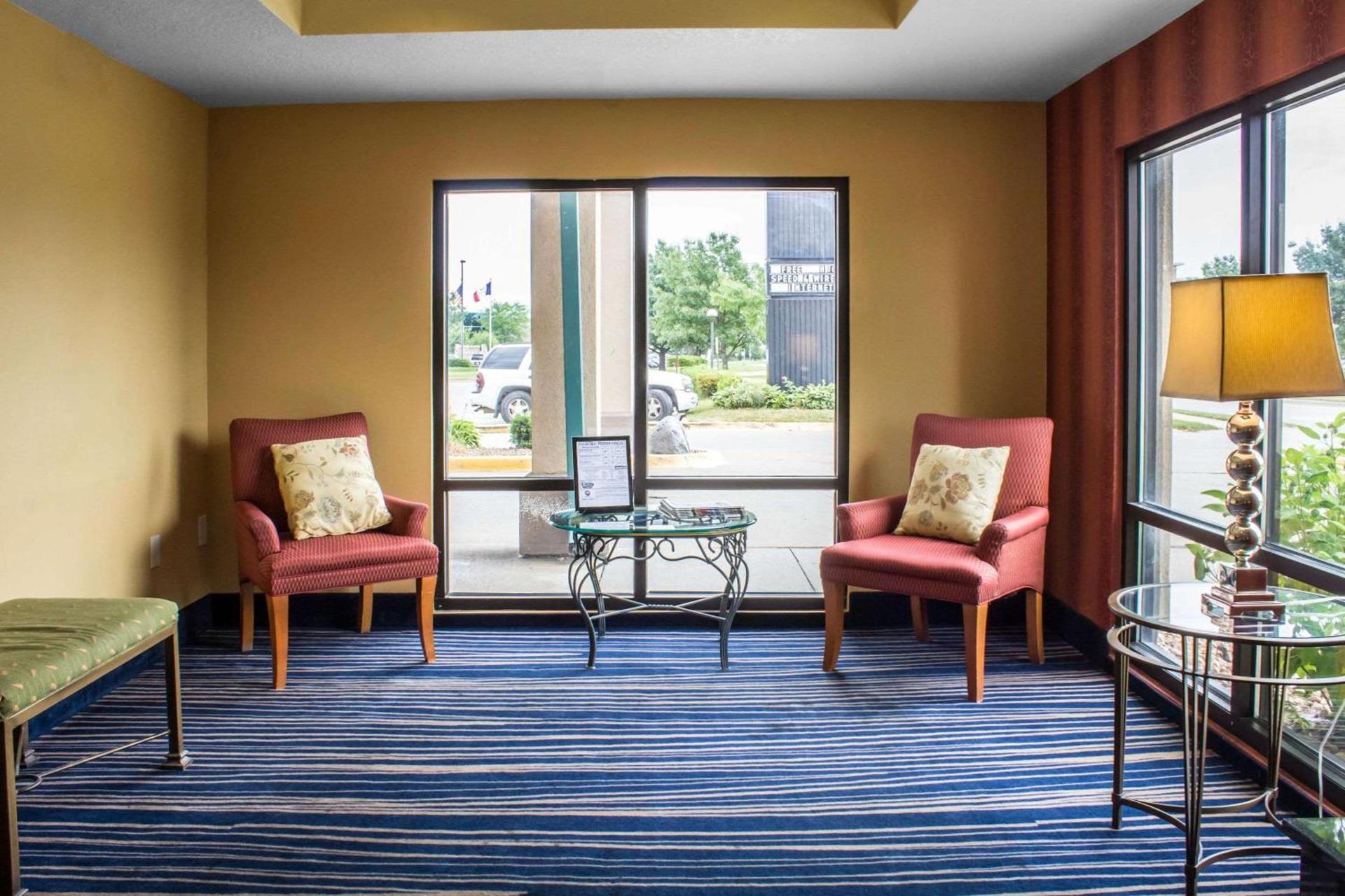 Econo Lodge Ankeny - Des Moines photo 10