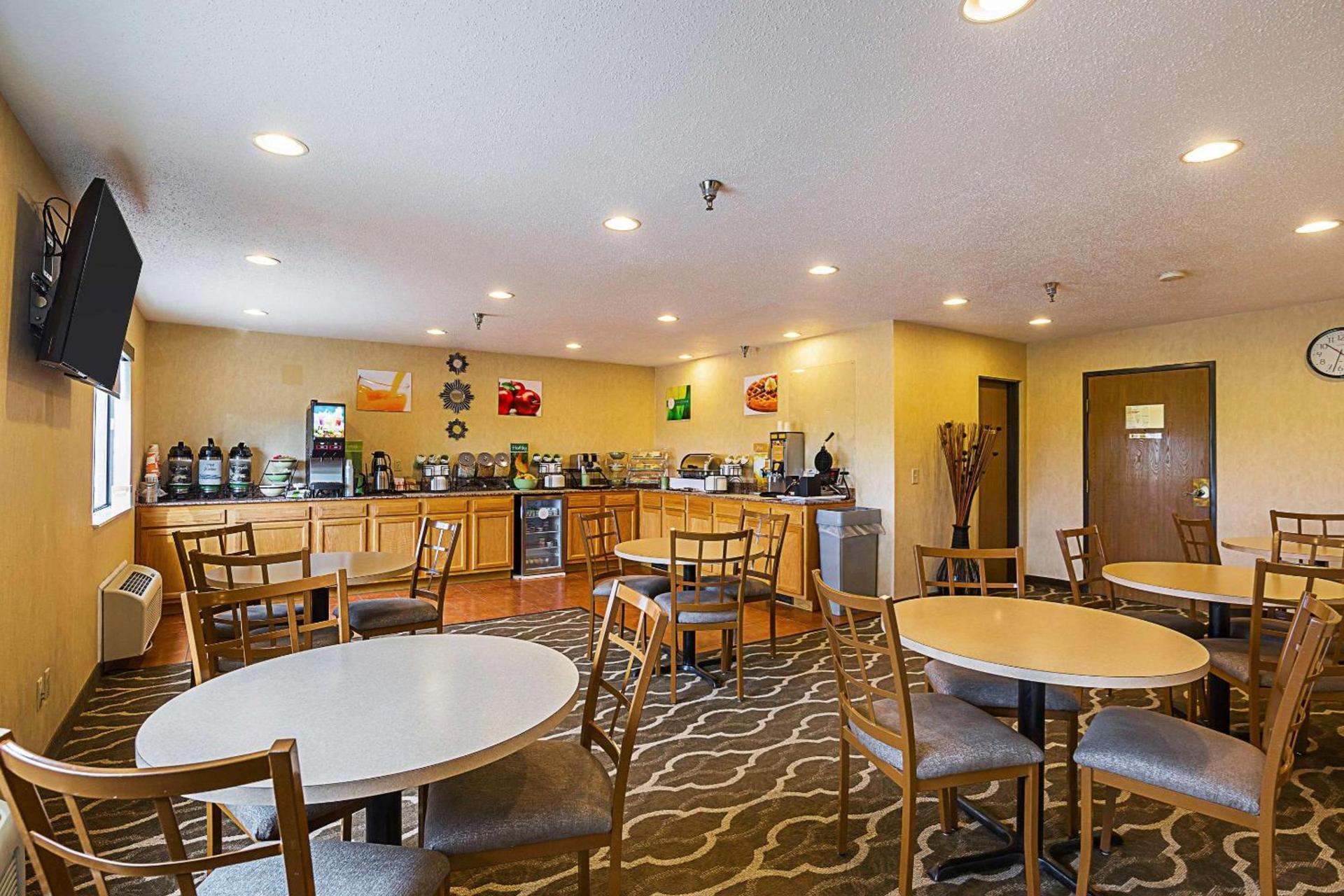 Quality Inn Waverly photo 33