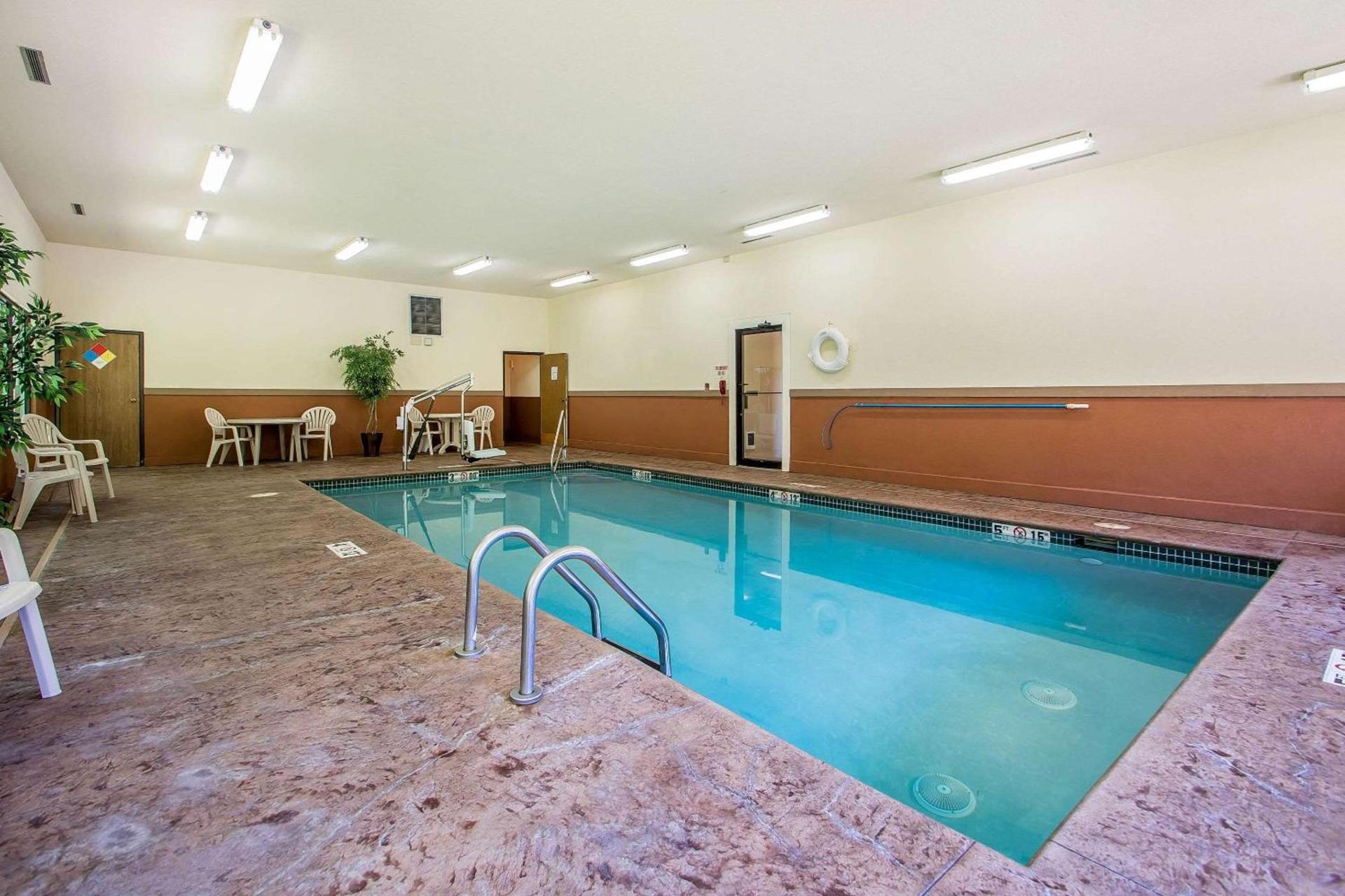 Quality Inn & Suites Decorah photo 17