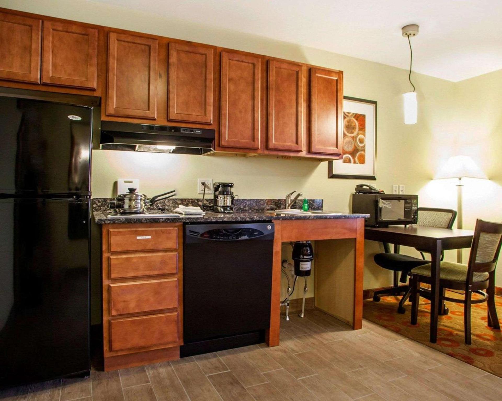 Suburban Studios Cedar Falls photo 19