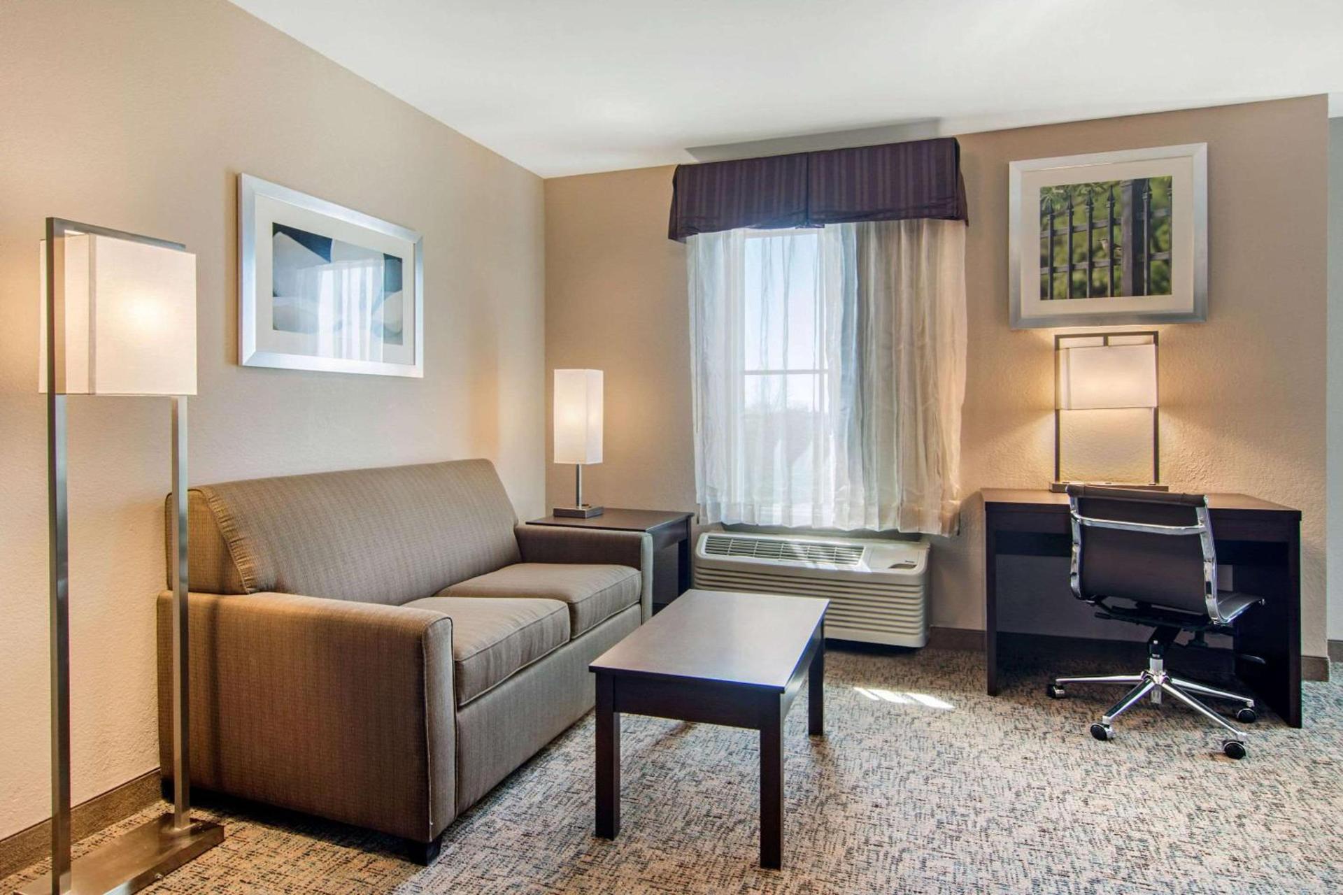 Clarion Inn & Suites Atlanta Downtown photo 9