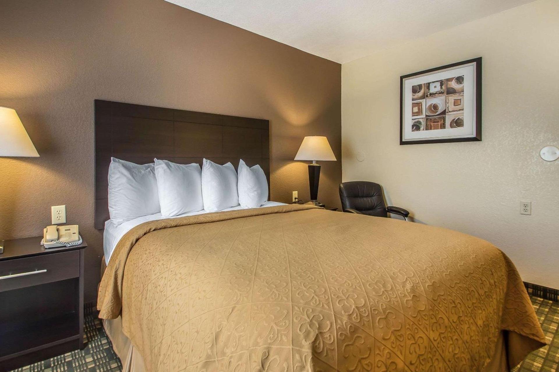 Quality Inn & Suites Decorah photo 9