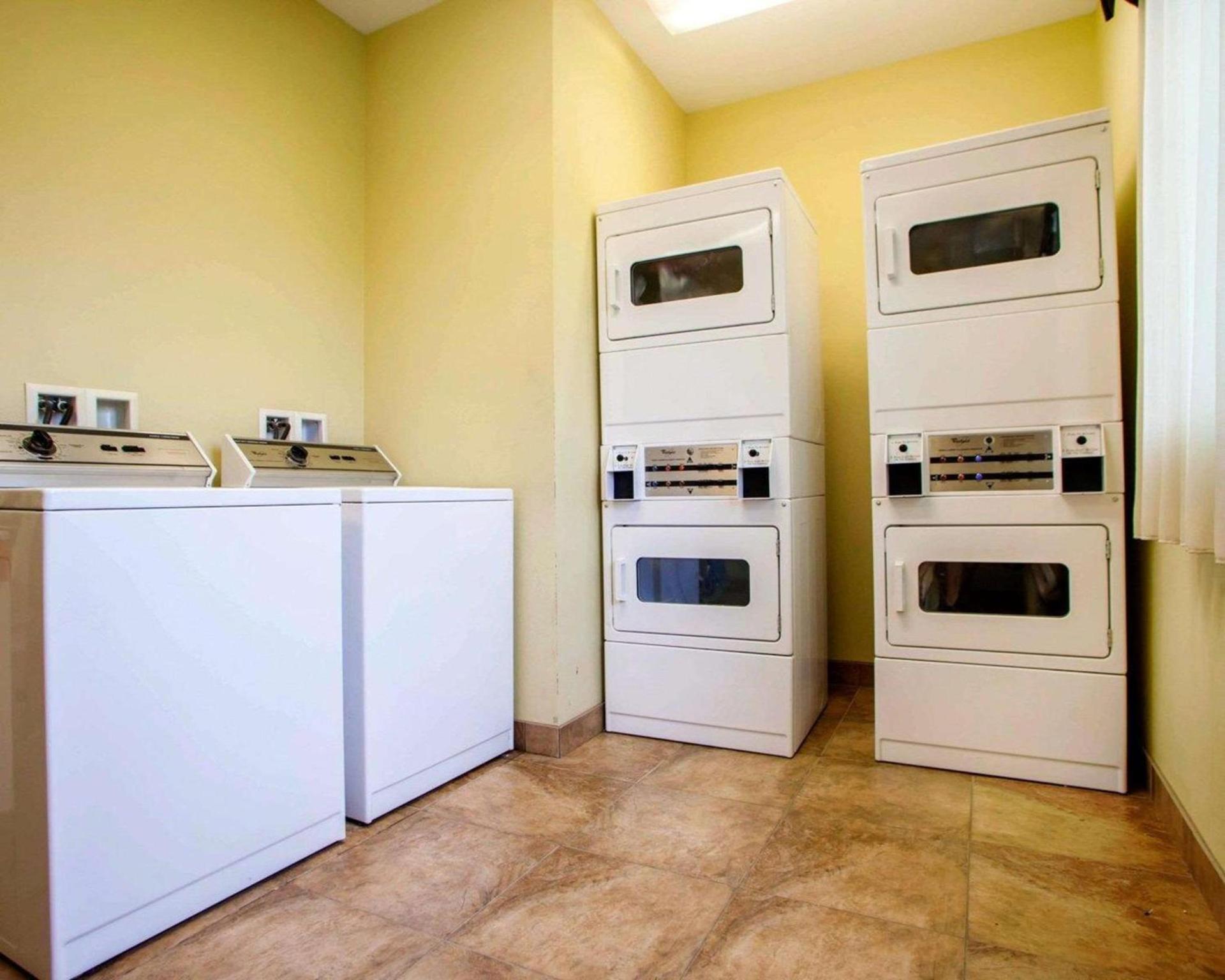 Suburban Studios Cedar Falls photo 29