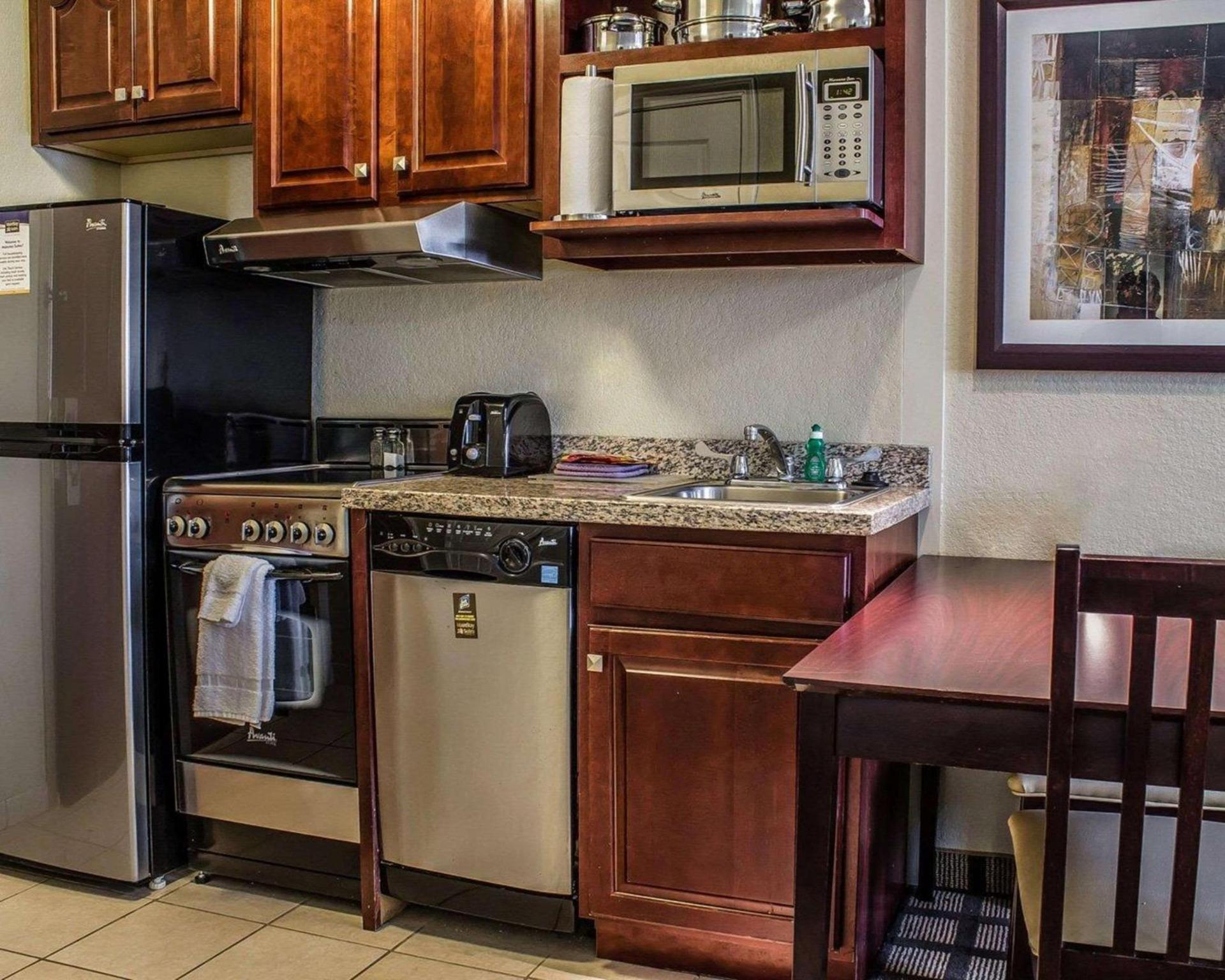 MainStay Suites Coralville - Iowa City photo 21